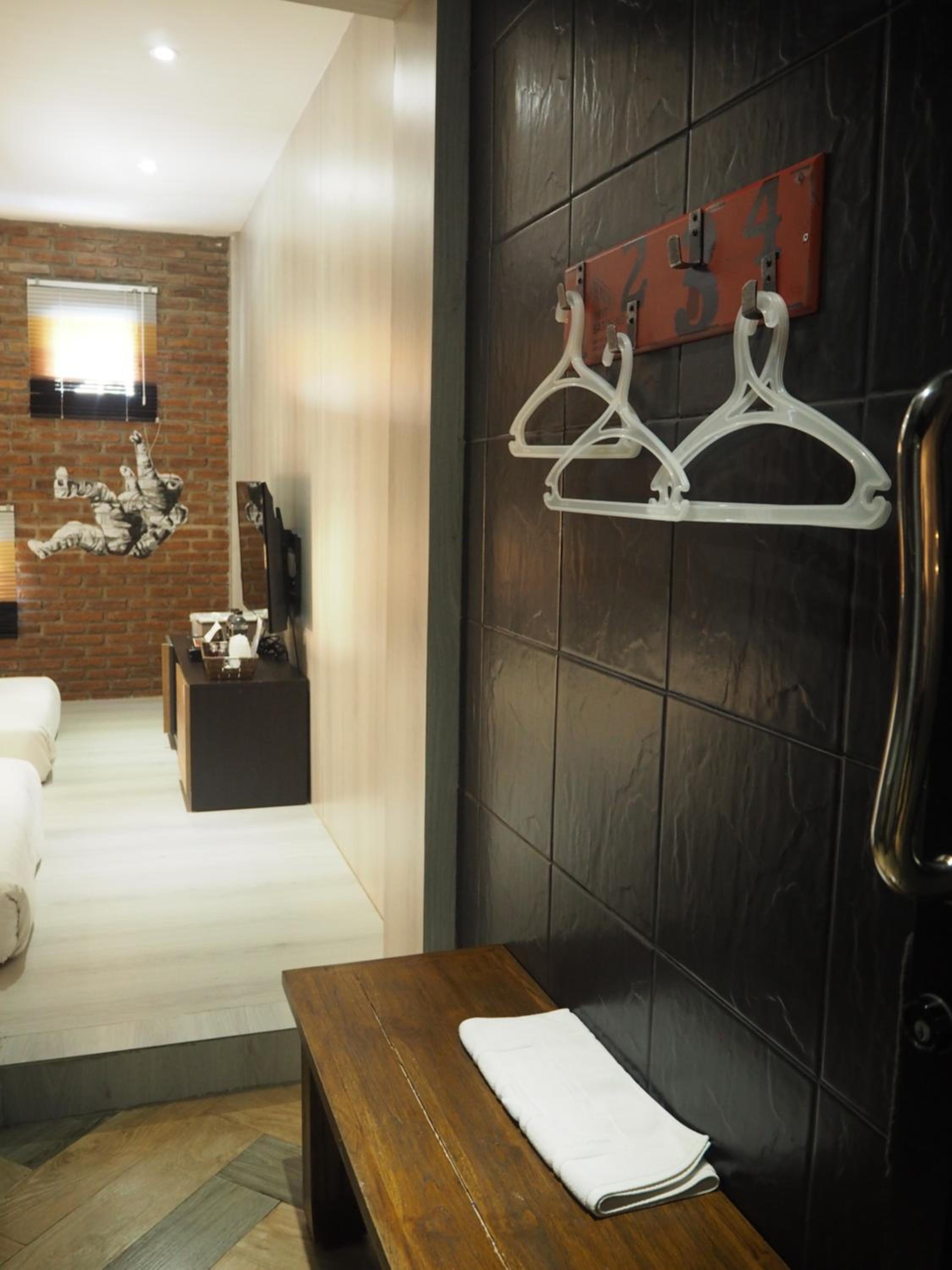 Sleep Walker Poshtel