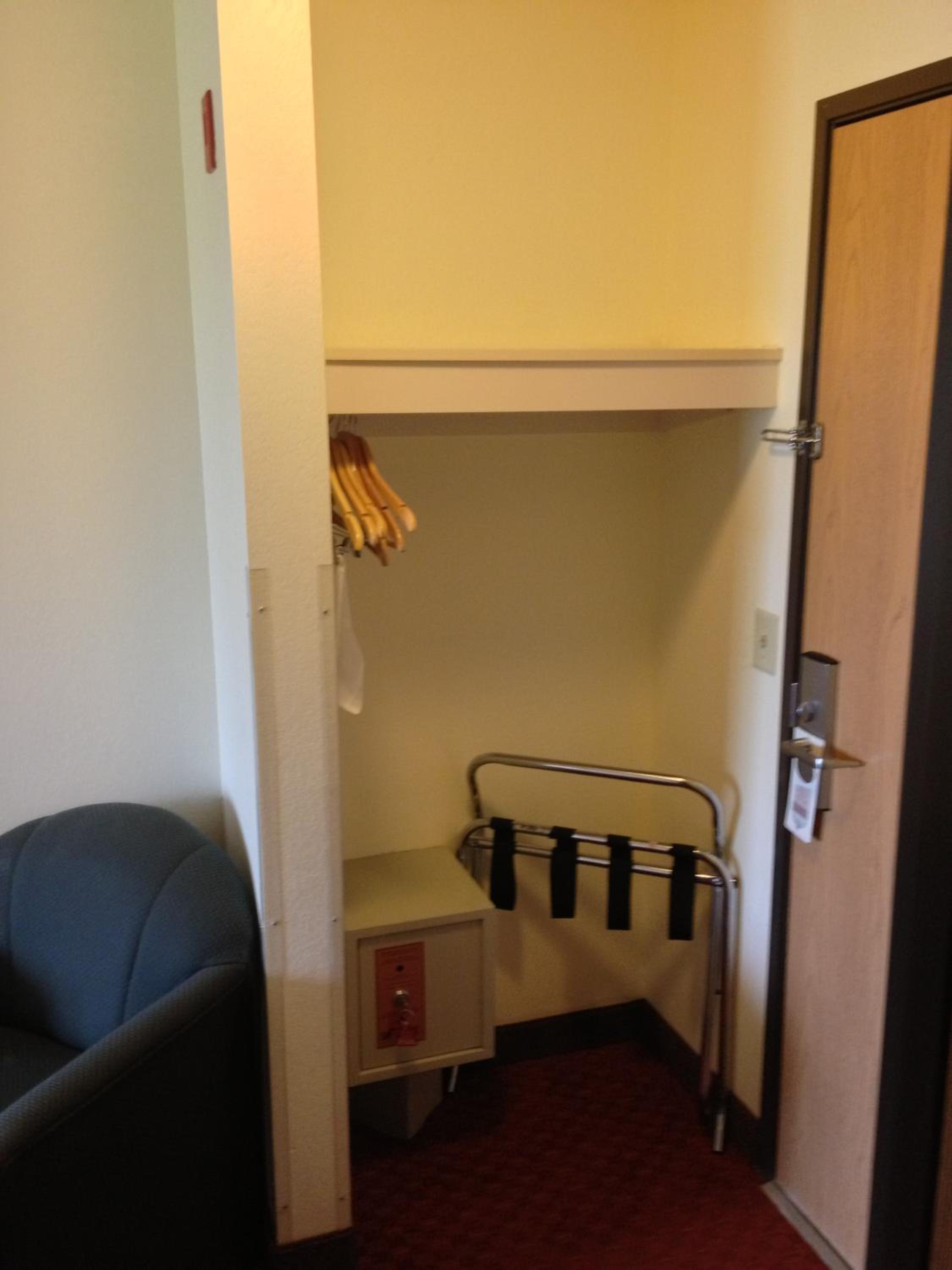 Americas Best Value Inn & Suites-Spring Valley