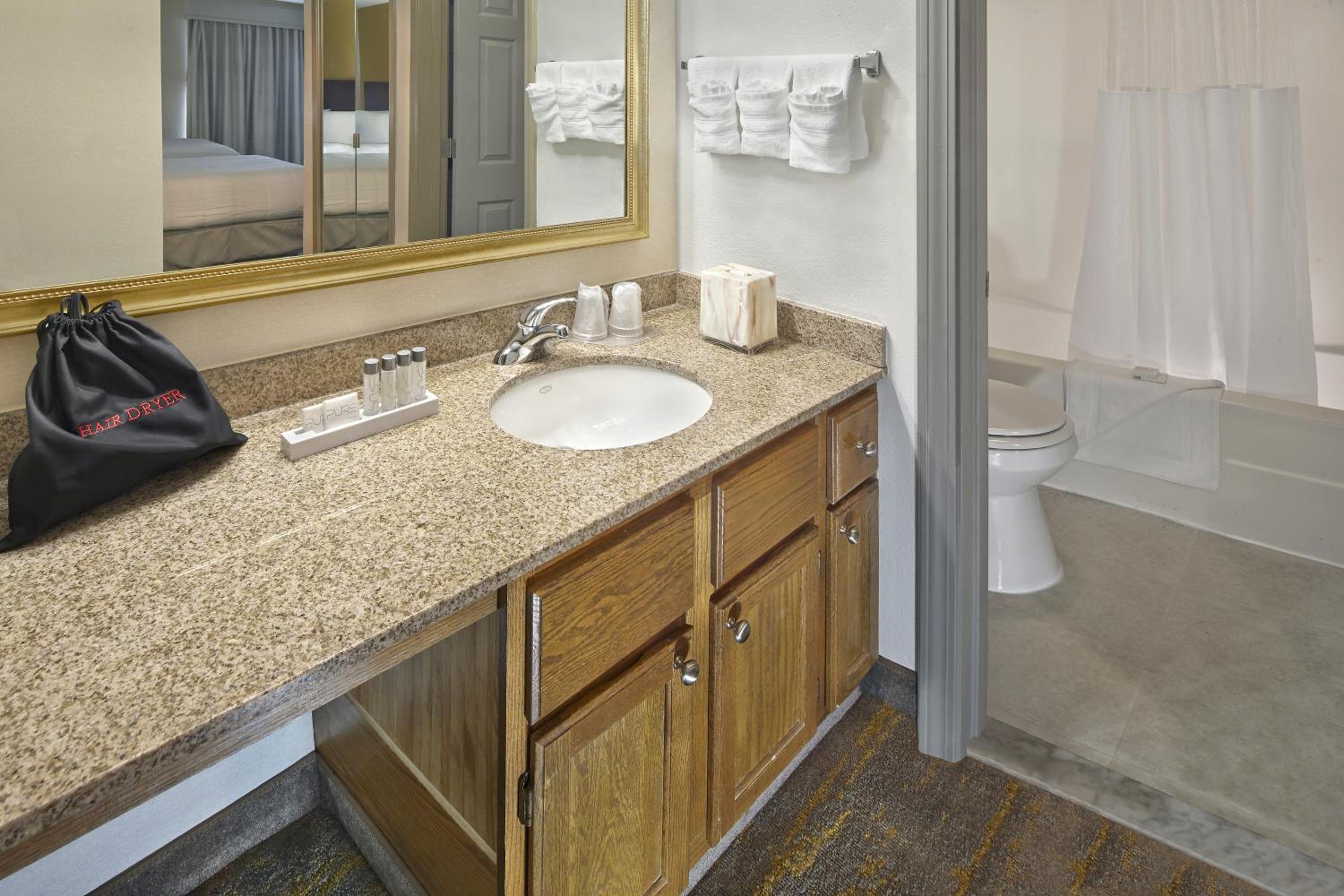 New Haven Vacations - New Haven Village Suites - Property Image 16