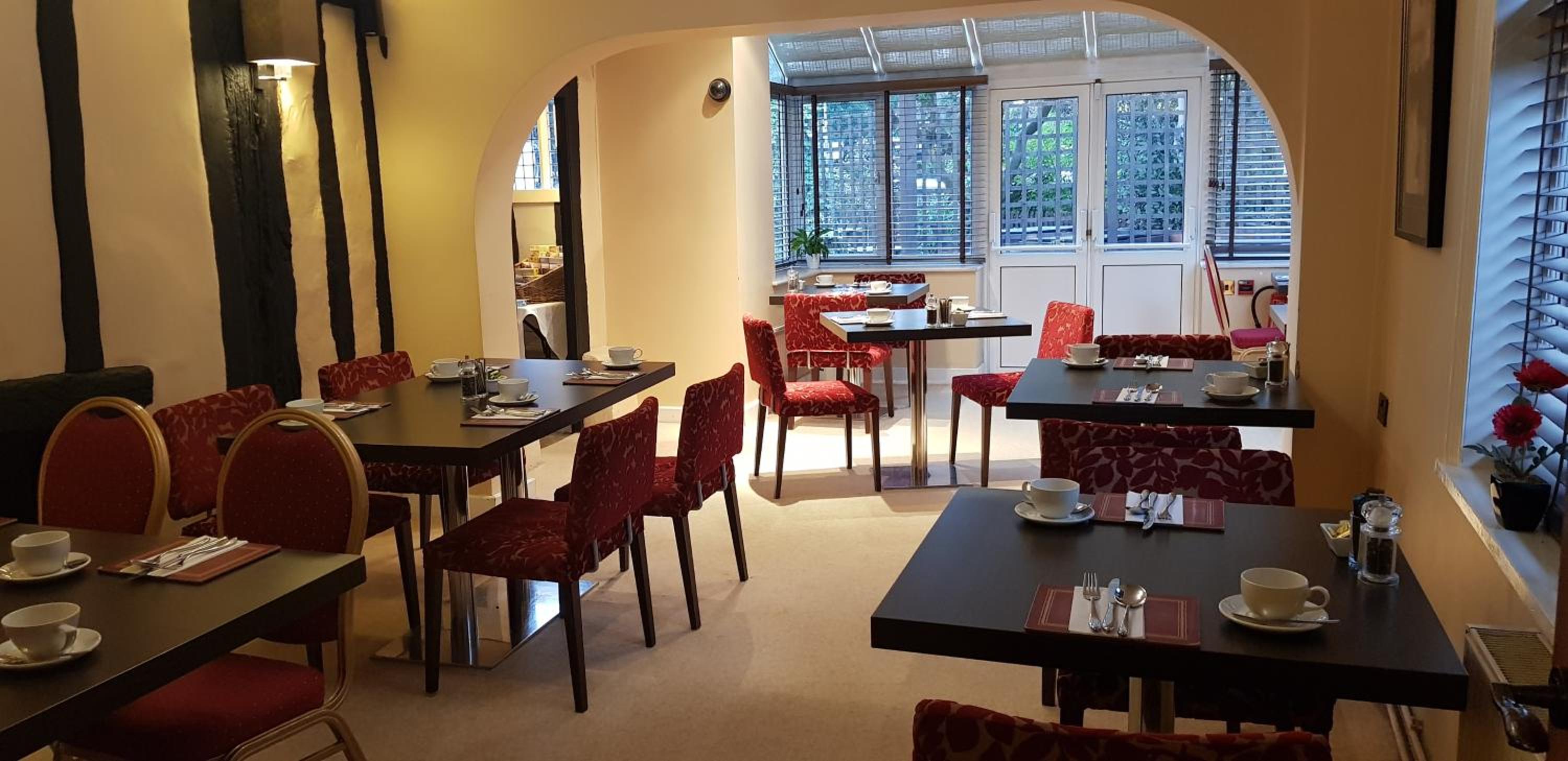Harrow Vacations - The Tudor Hotel - Property Image 3
