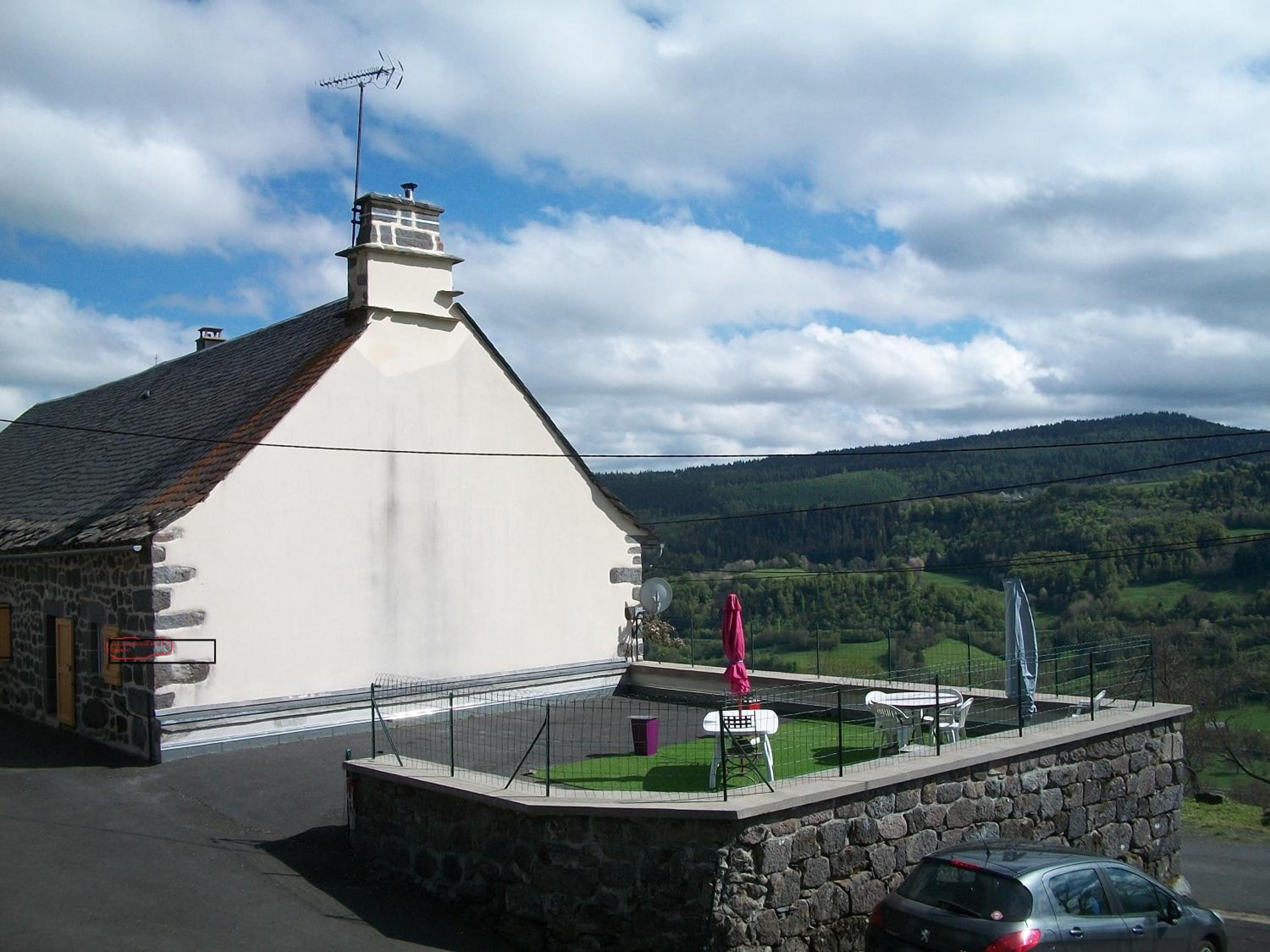 Vacances au pied des Monts du Cantal view 4
