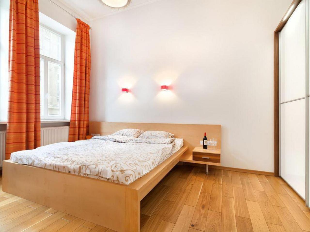 Large & modern flat with balcony in heart of Lviv view 3
