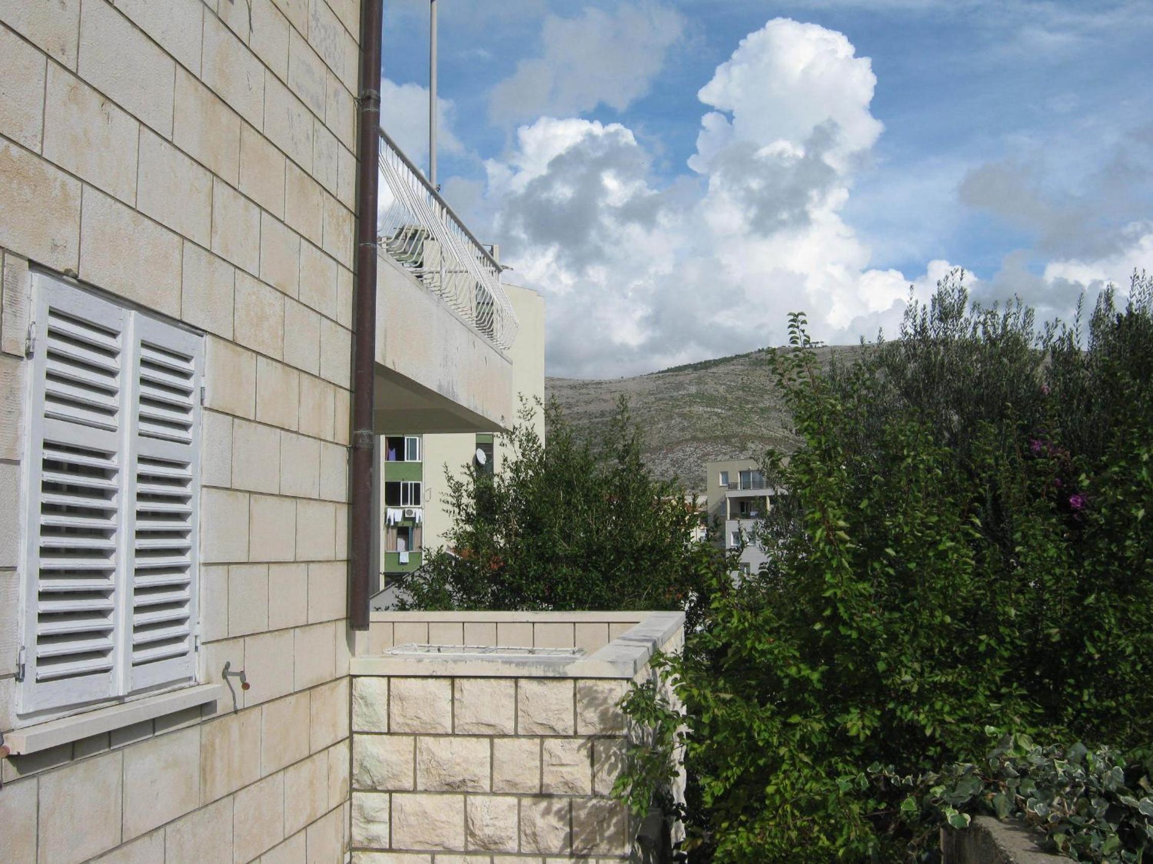 Apartments and Rooms Artemida