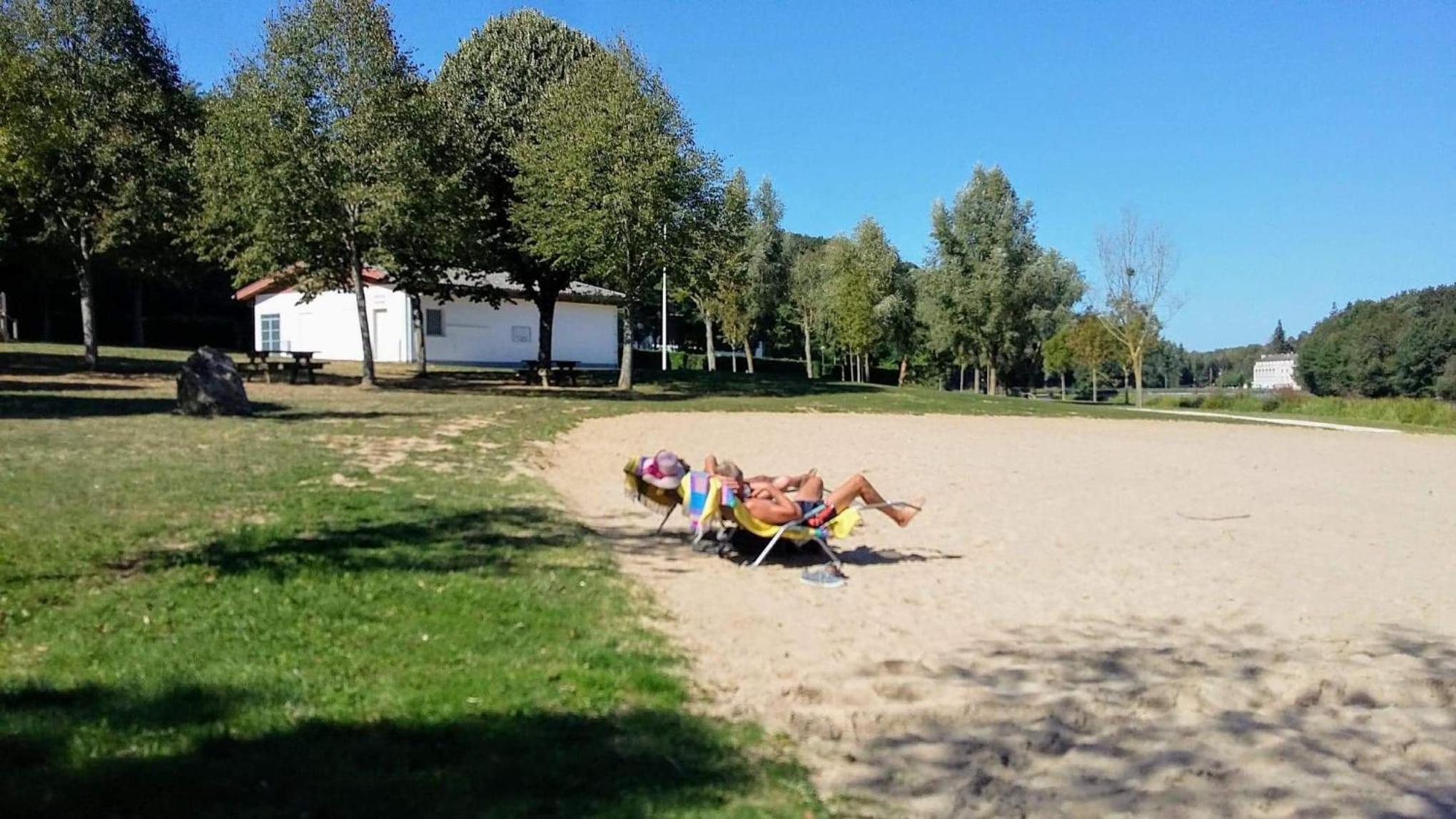 L' Esterlanges SUITE FAMILLE 2 chambres 4 personnes PROCHE PUYduFOU view 5