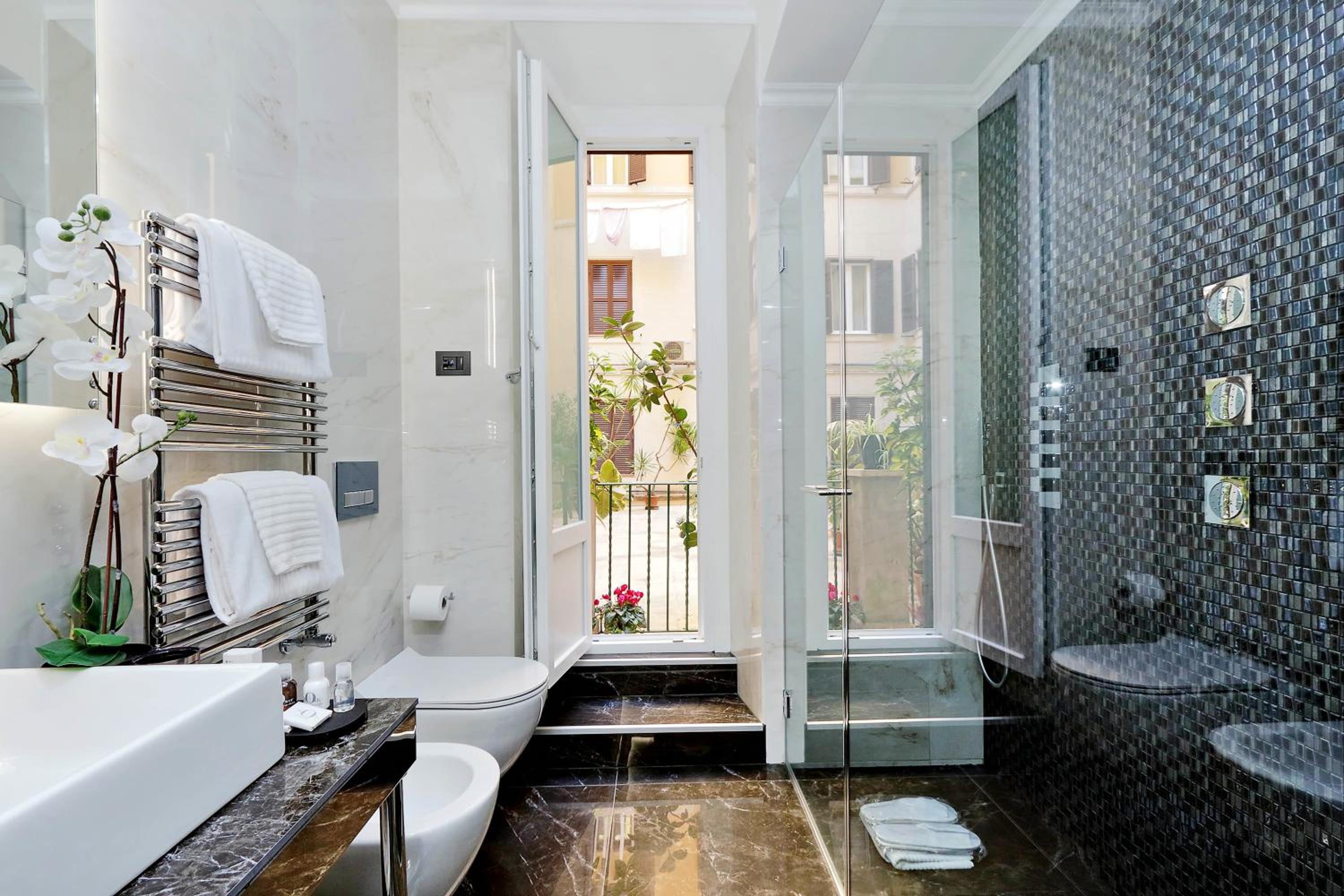 BQ House Colosseo Luxury Rooms
