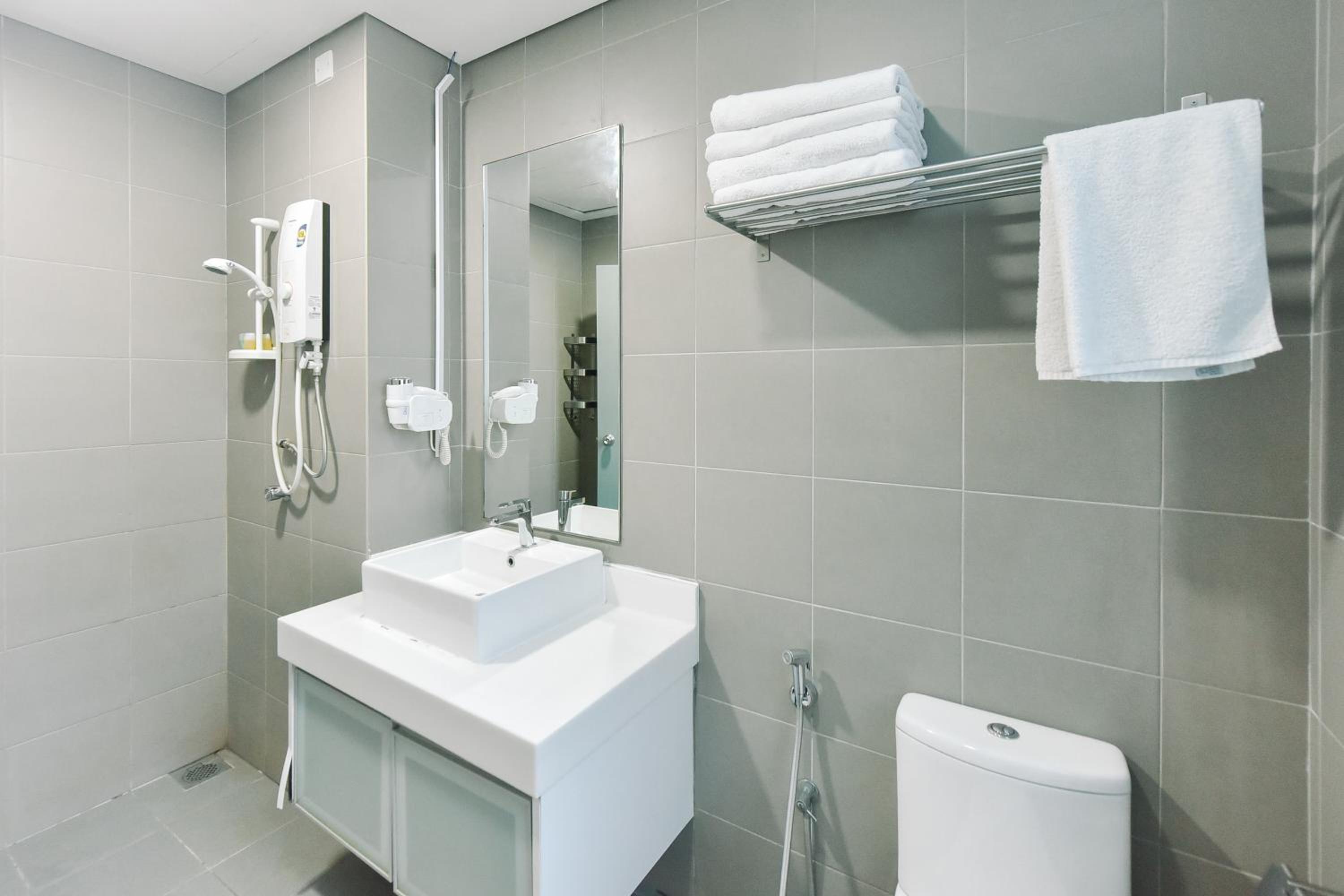 Summer Suites Residences by Subhome