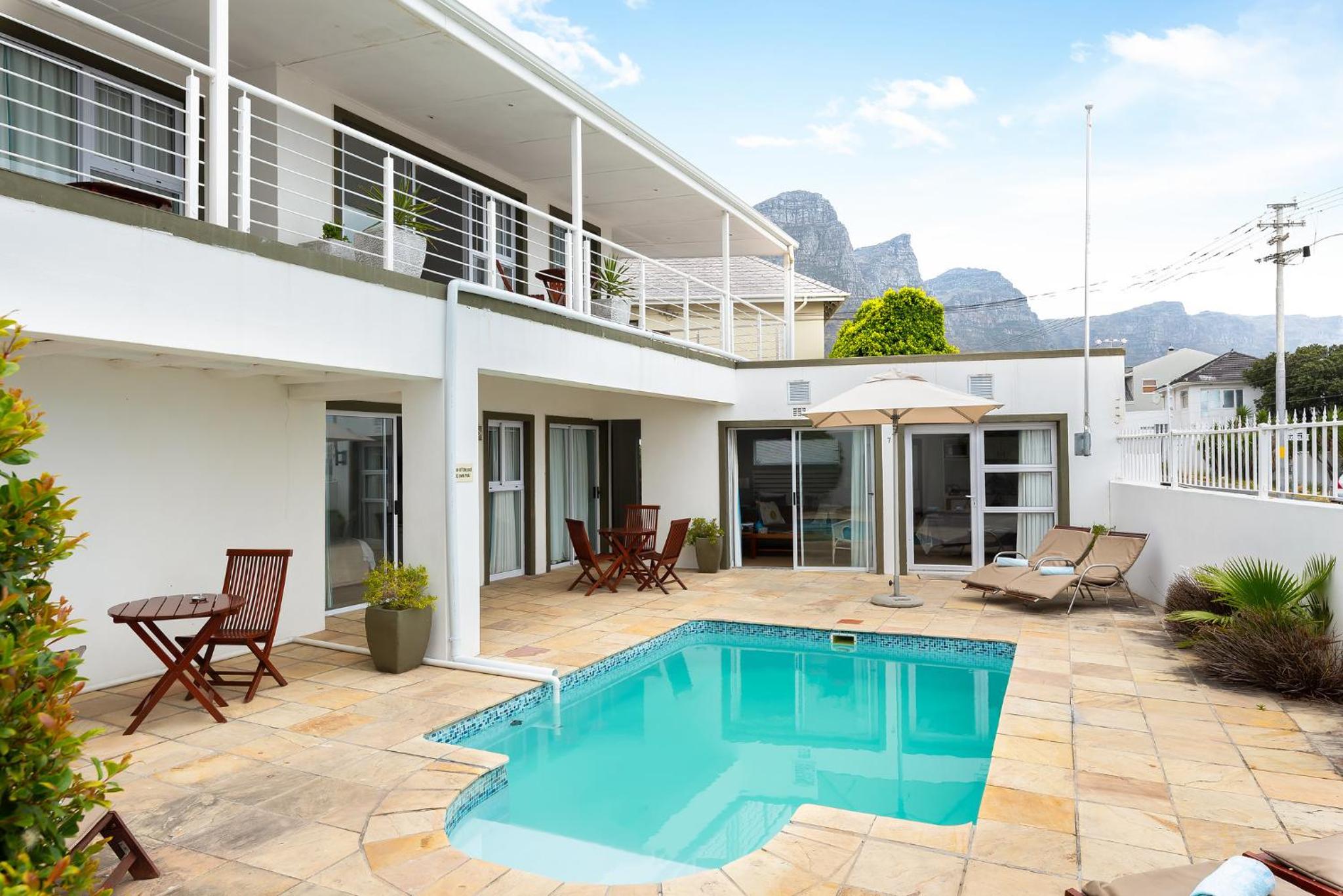 L X I Camps Bay
