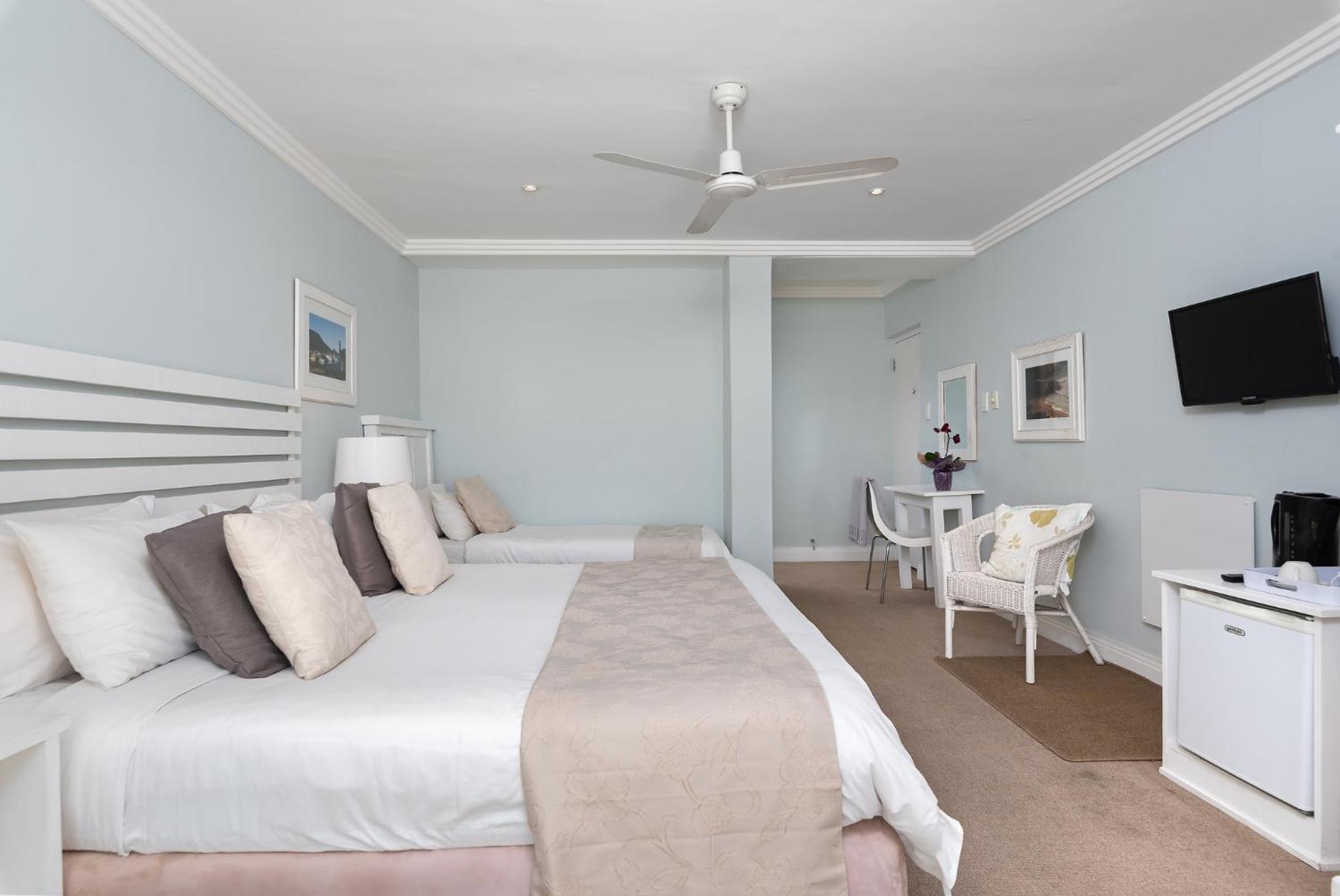 L X I Camps Bay