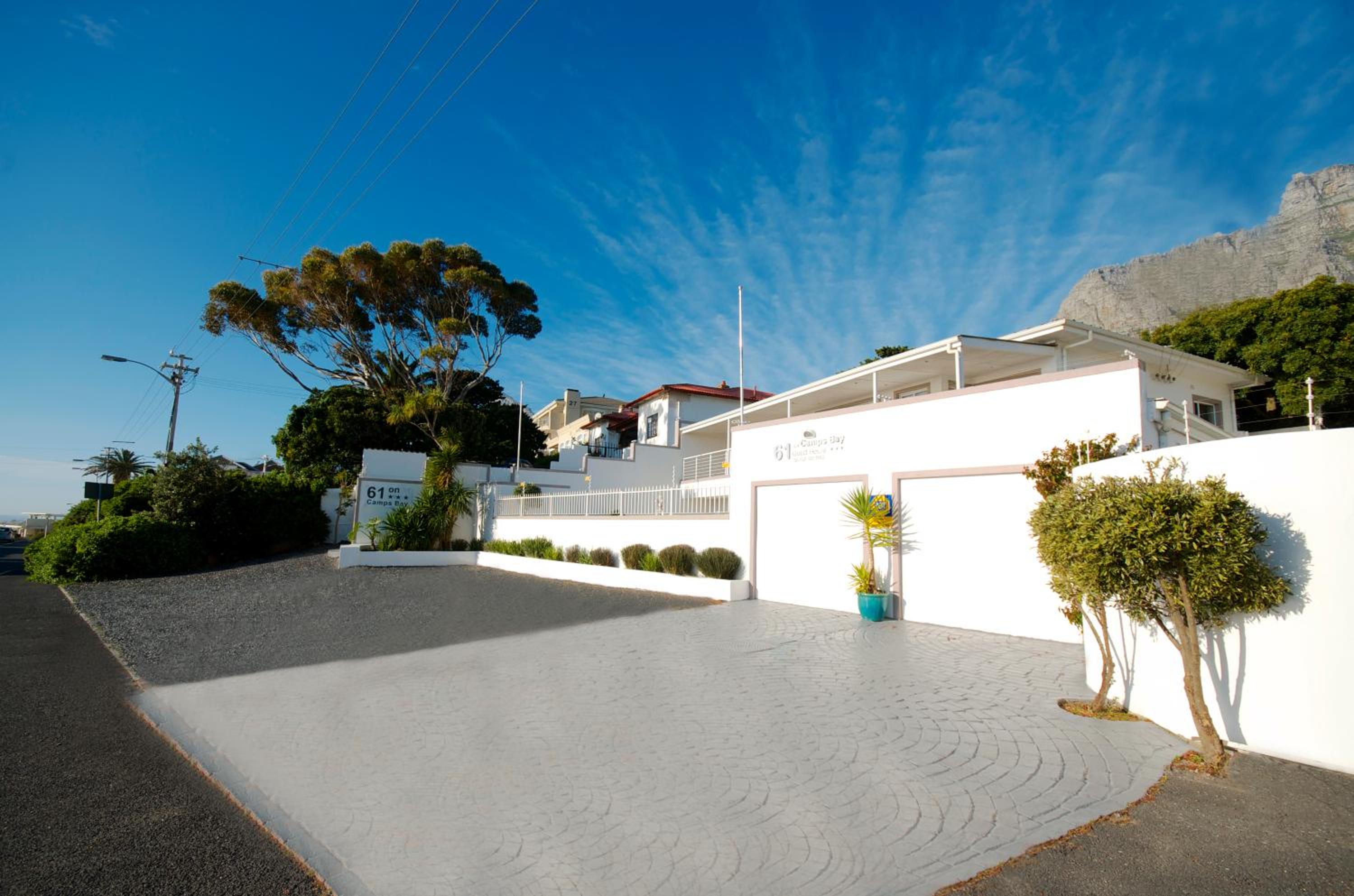 L X I Camps Bay