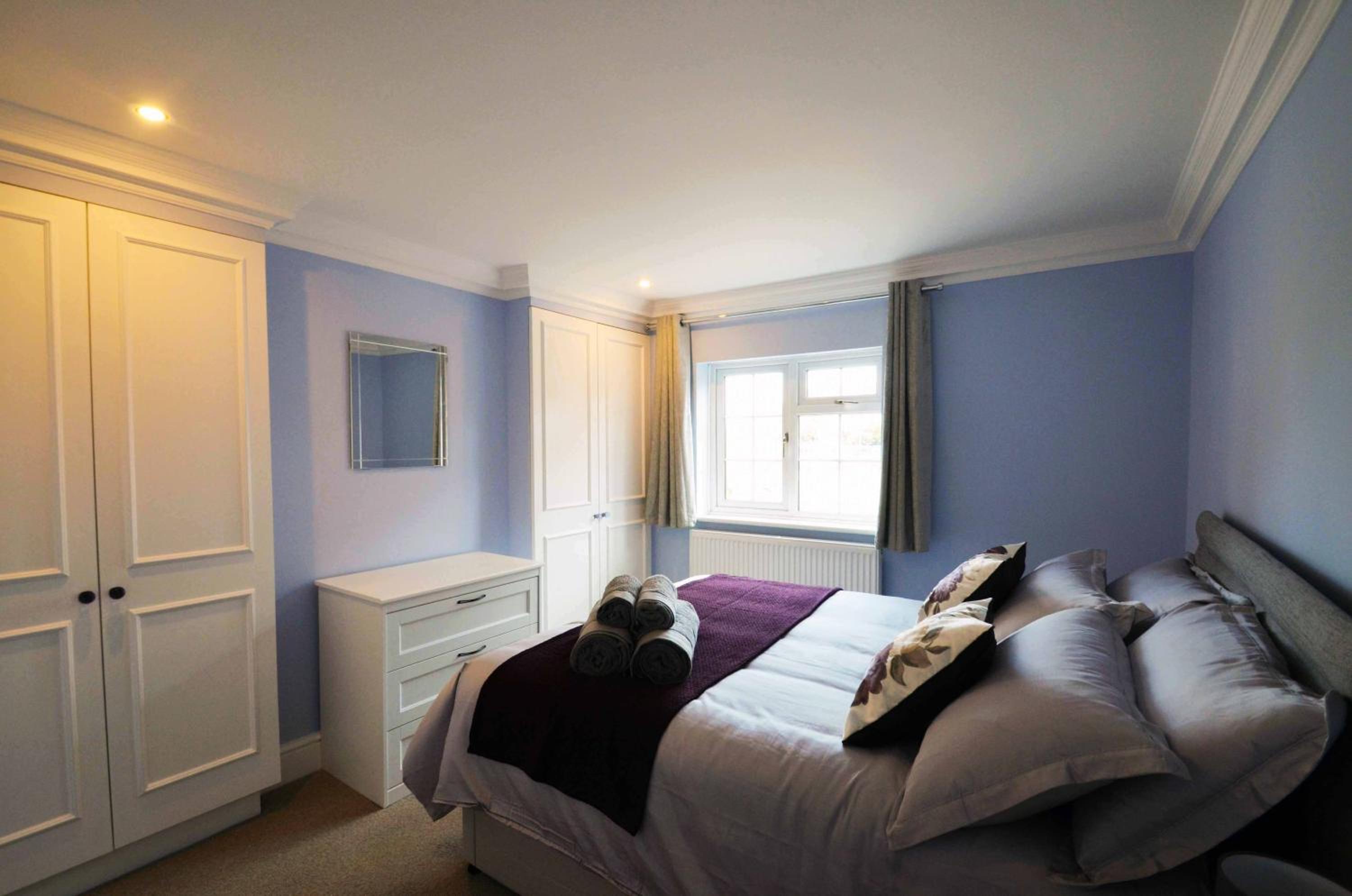 STABLE HOUSE - Eton WINDSOR view 5