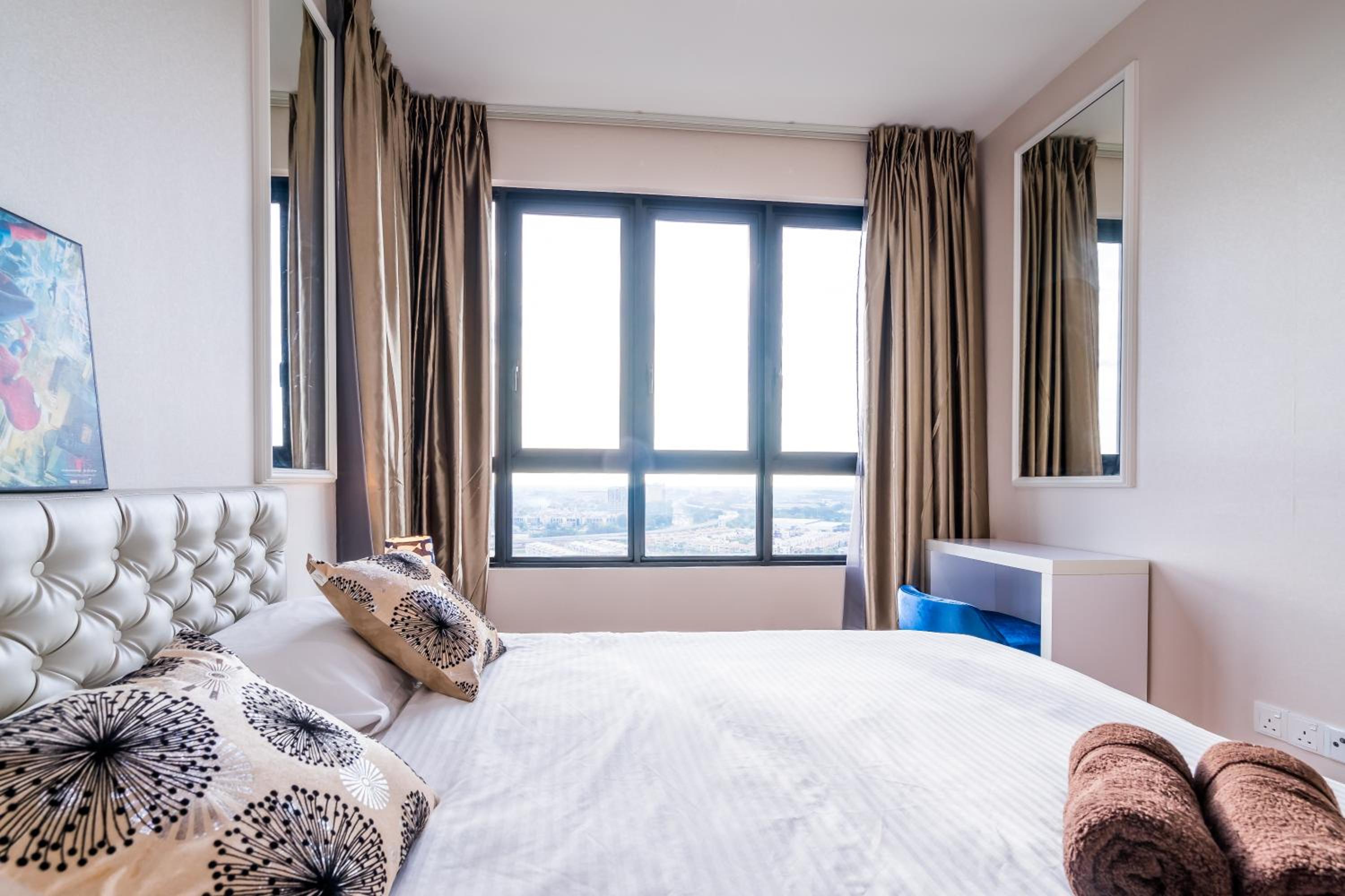 HostaHome Suites at I-City, Central Mall photo 6