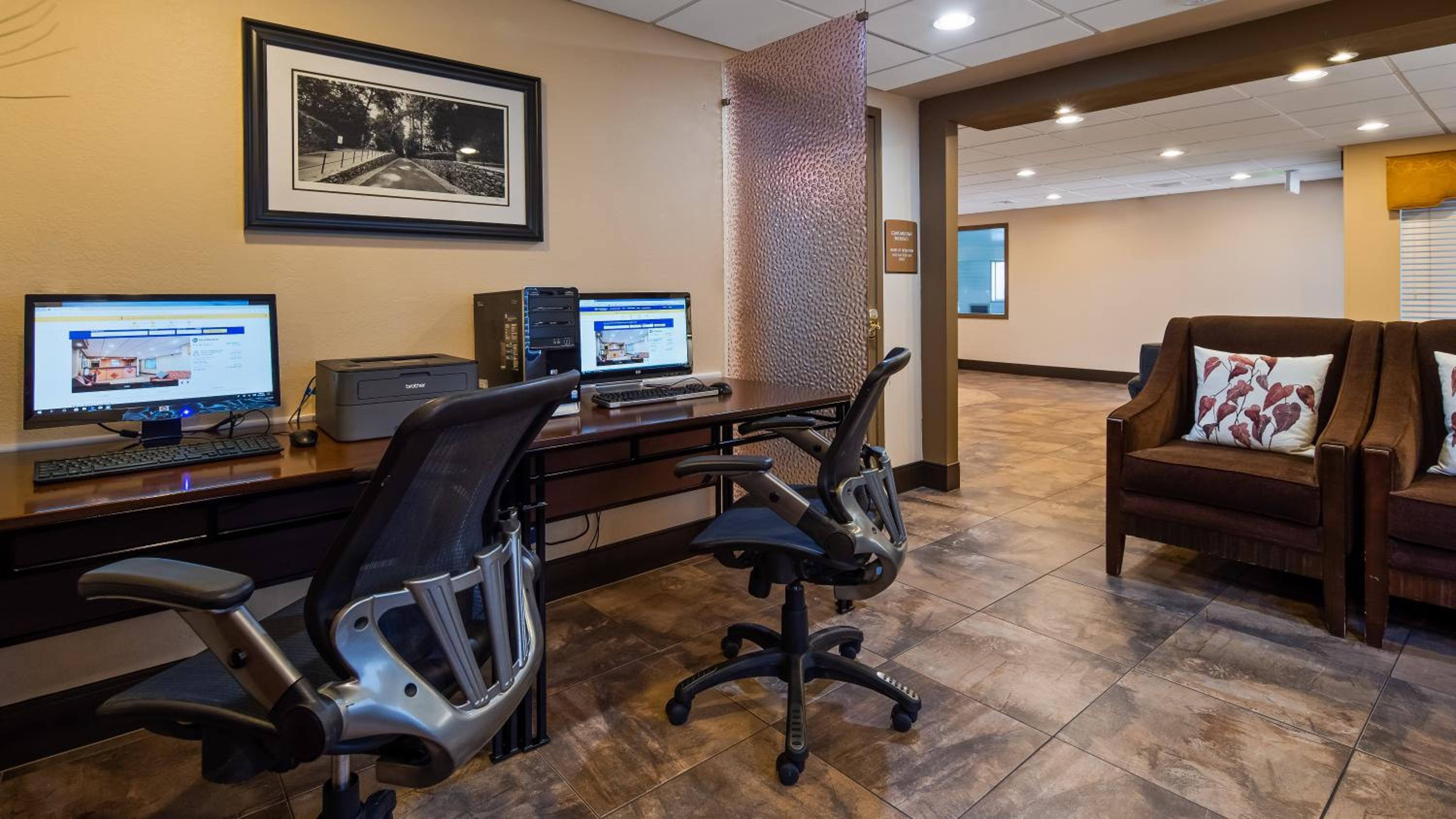 Ontario Vacations - Best Western Inn  Suites - Property Image 6
