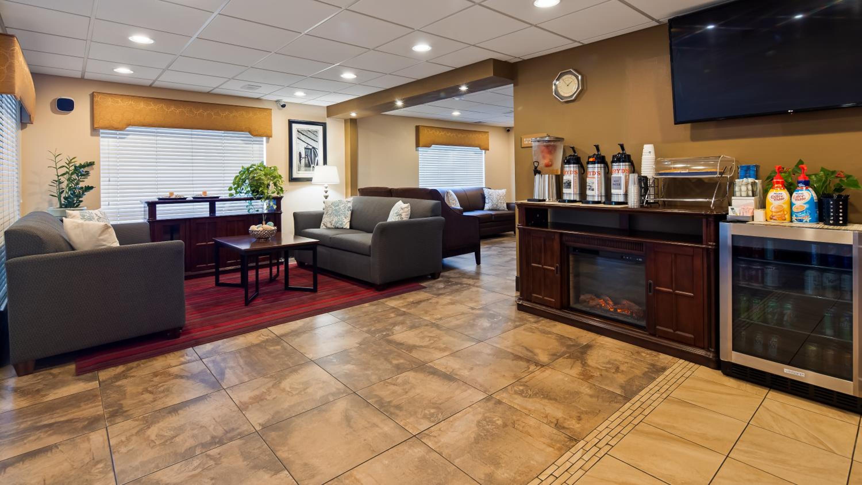 Ontario Vacations - Best Western Inn  Suites - Property Image 5