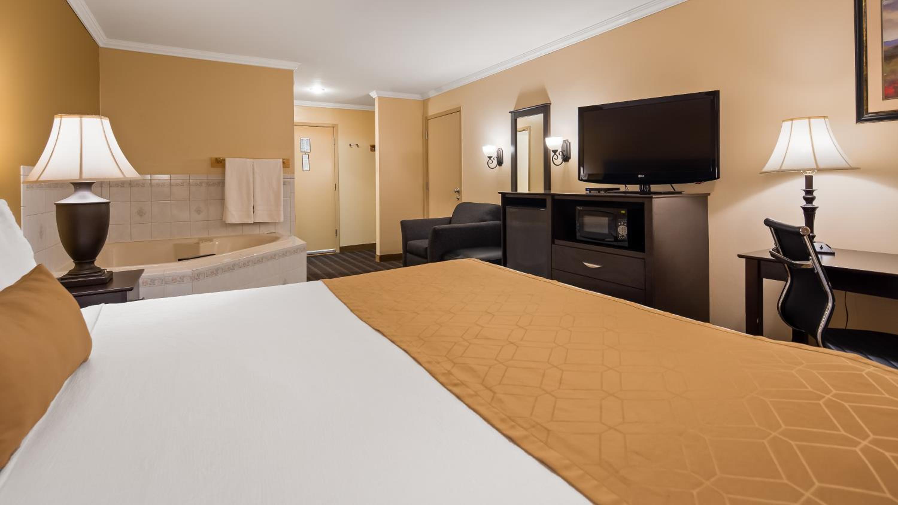 Ontario Vacations - Best Western Inn  Suites - Property Image 11