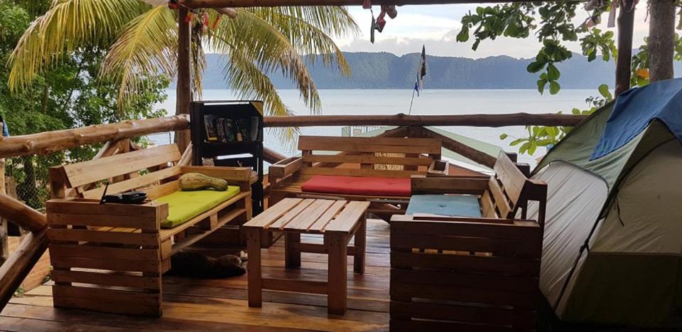 Captain Morgan Hostel Lake Coatepeque