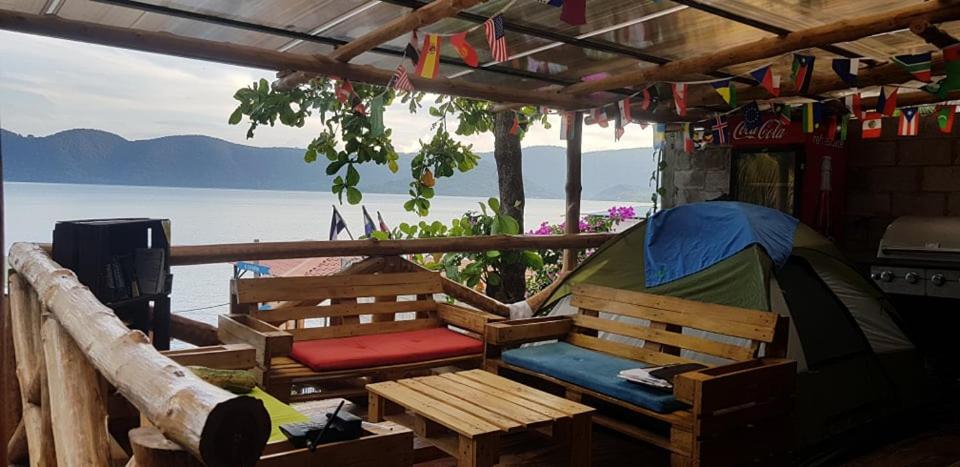 Captain Morgan Hostel Lake Coatepeque