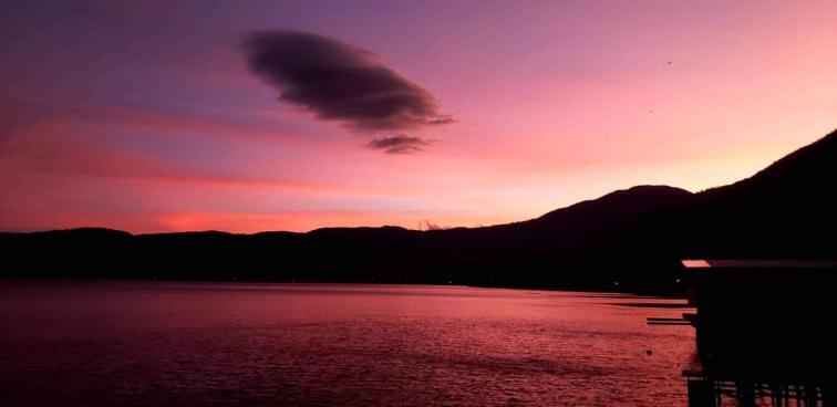 Captain Morgan Hostel Lake Coatepeque