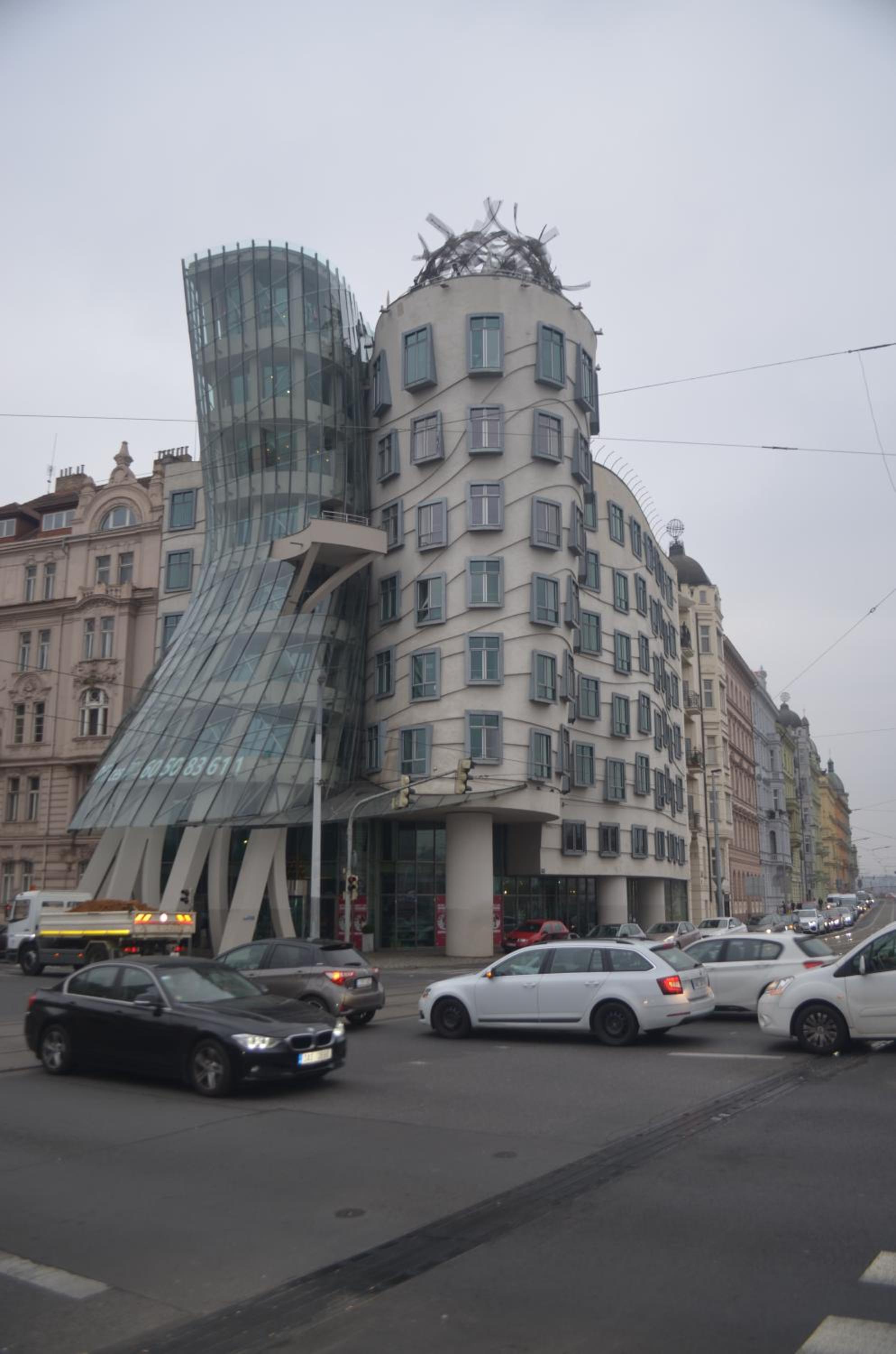The Dancing House Residence, Two Bedroom Apartment with Balcony near river!