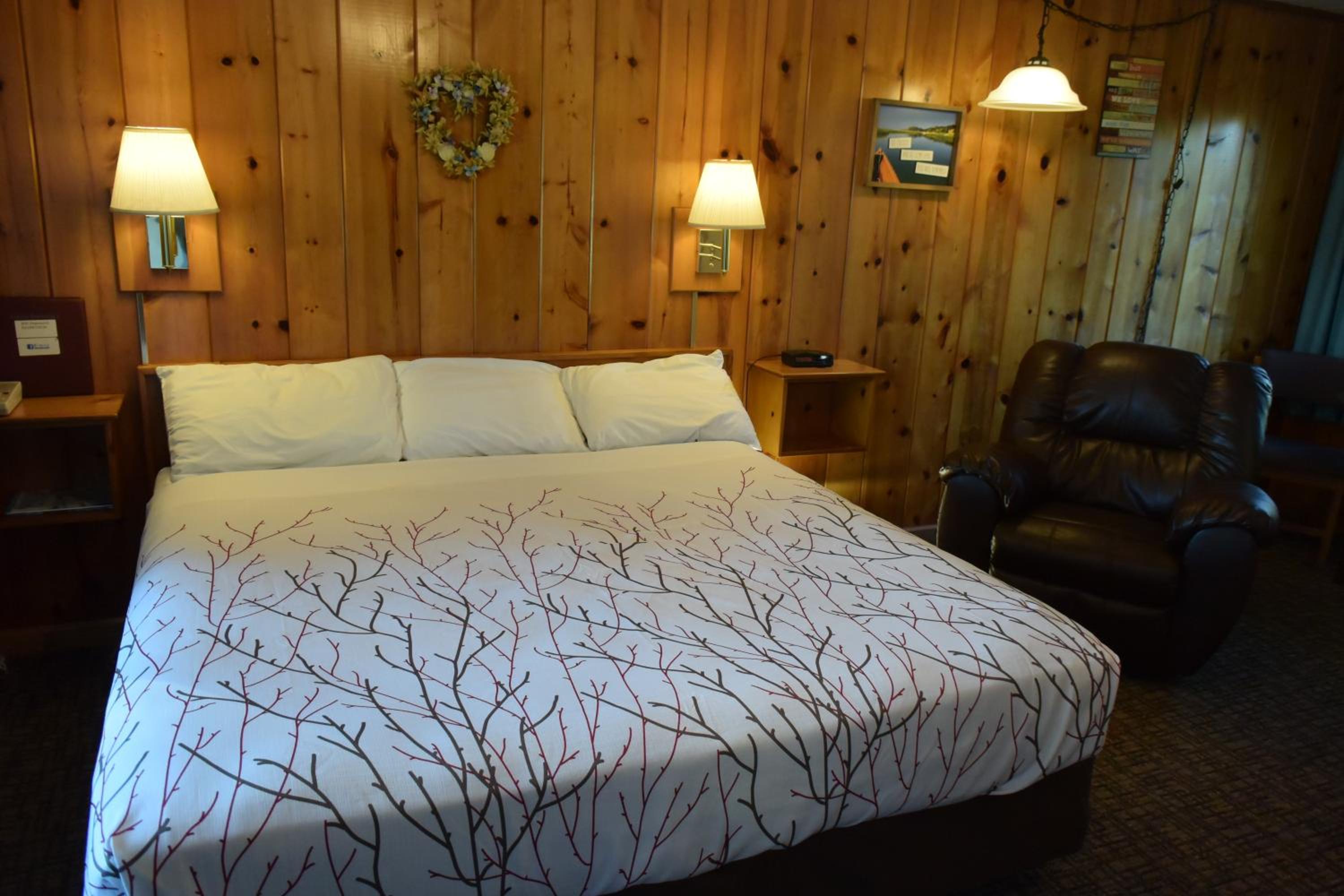 Park Motel and Cabins