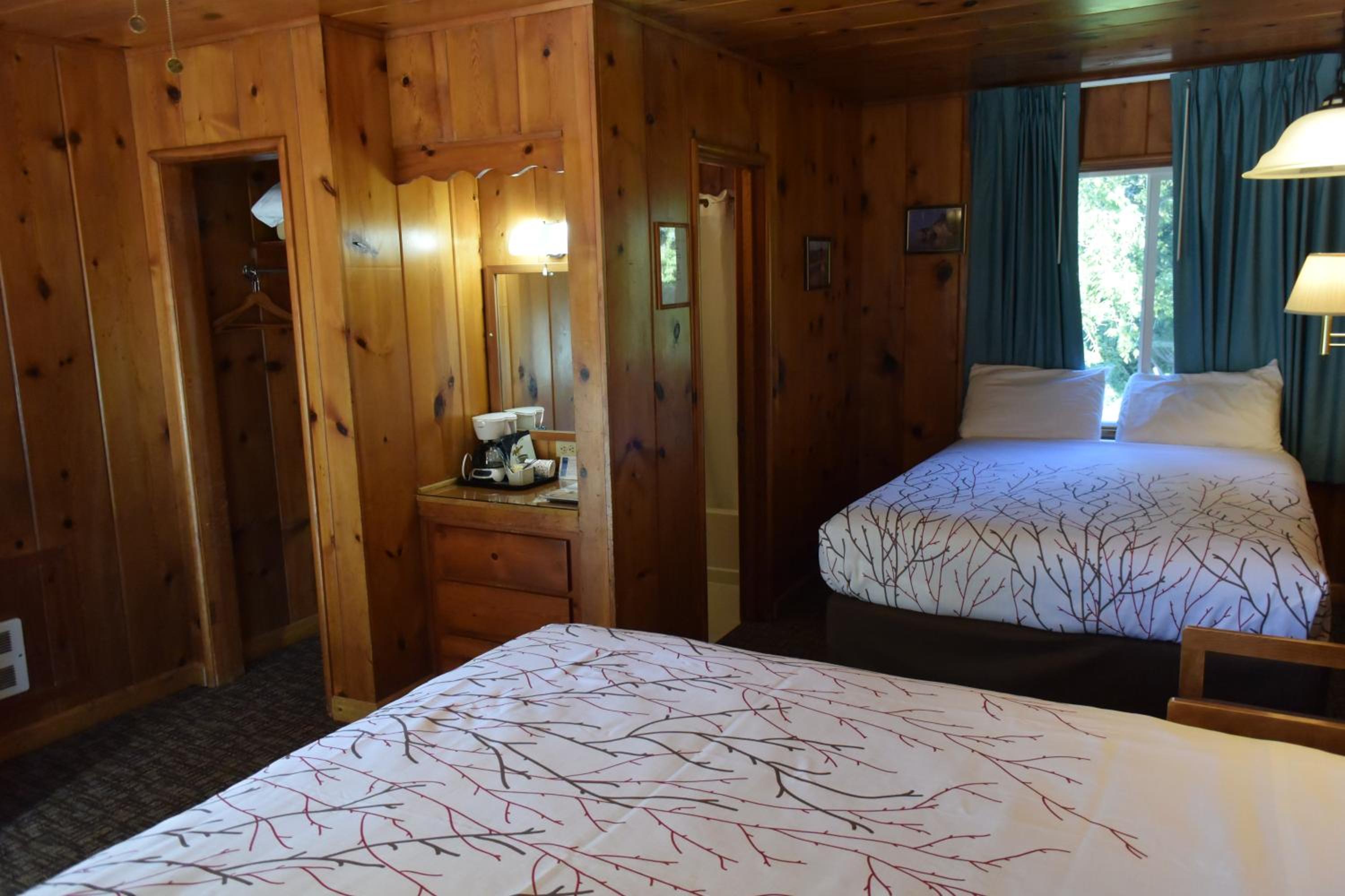 Park Motel and Cabins