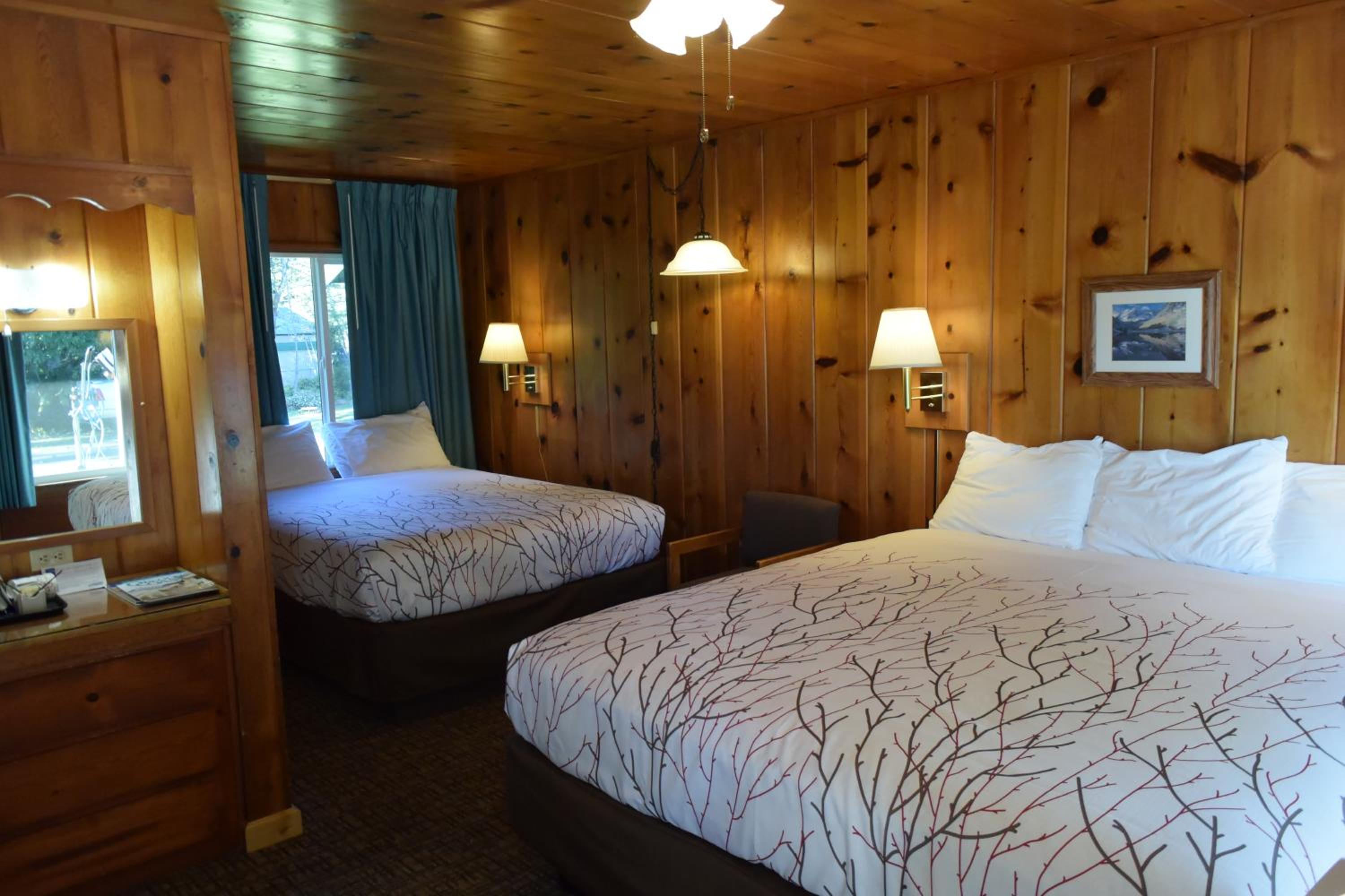 Park Motel and Cabins