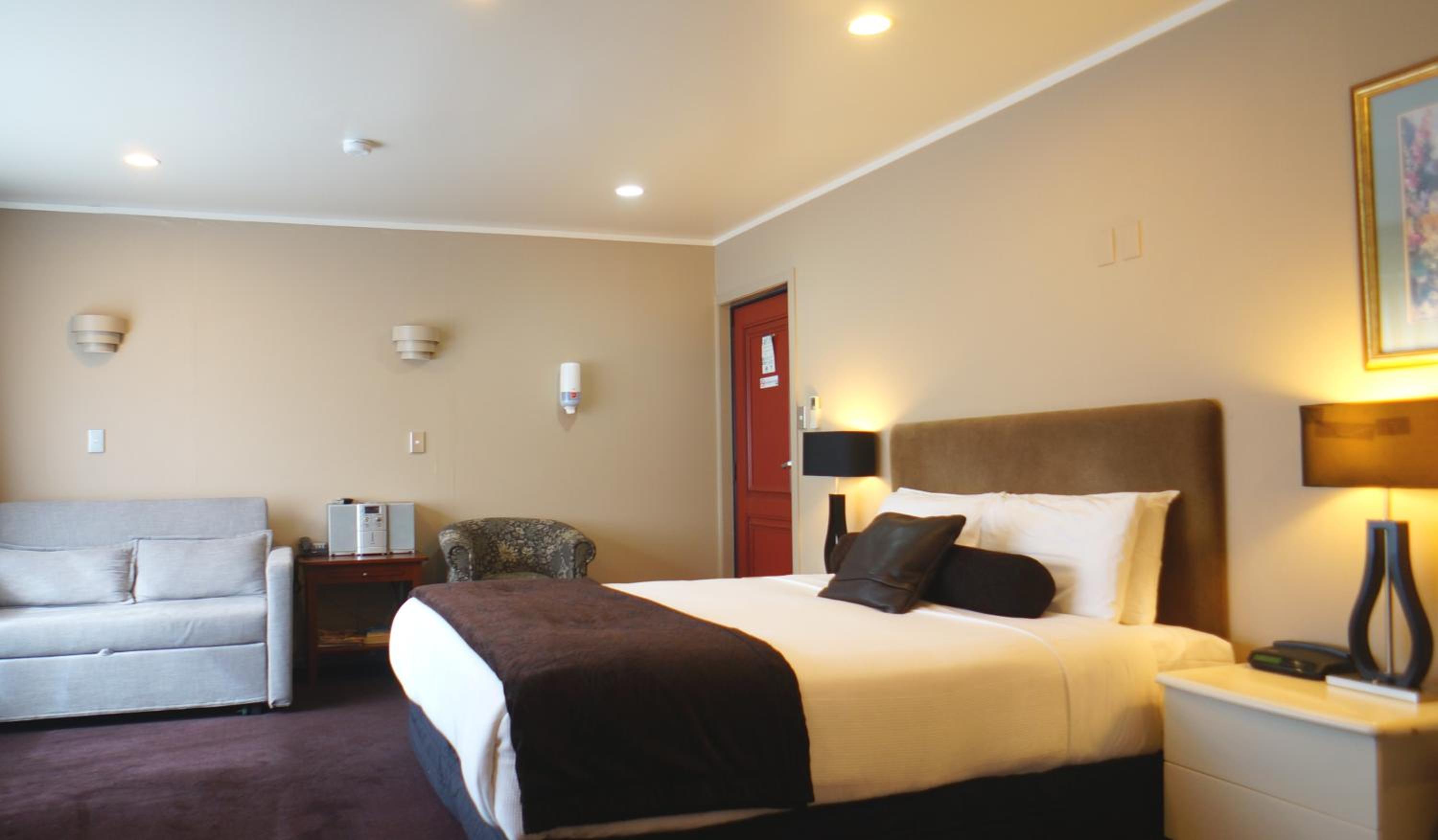 Cornwall Park Motor Inn