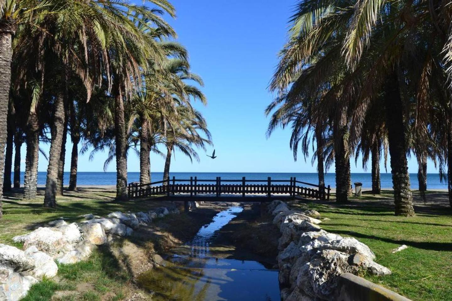 Elizabeth Beach Apartment with Seaviews!