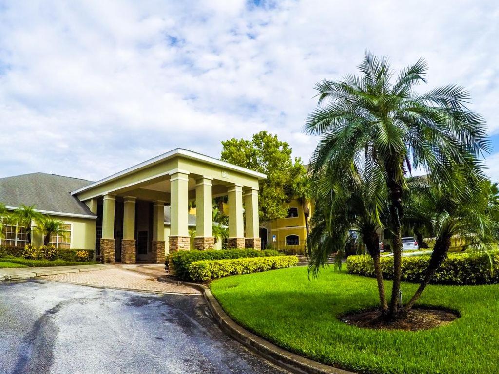 o BEAUTIFUL CONDO MINUTES FROM GORGEOUS CLEARWATER BEACHES o view 3