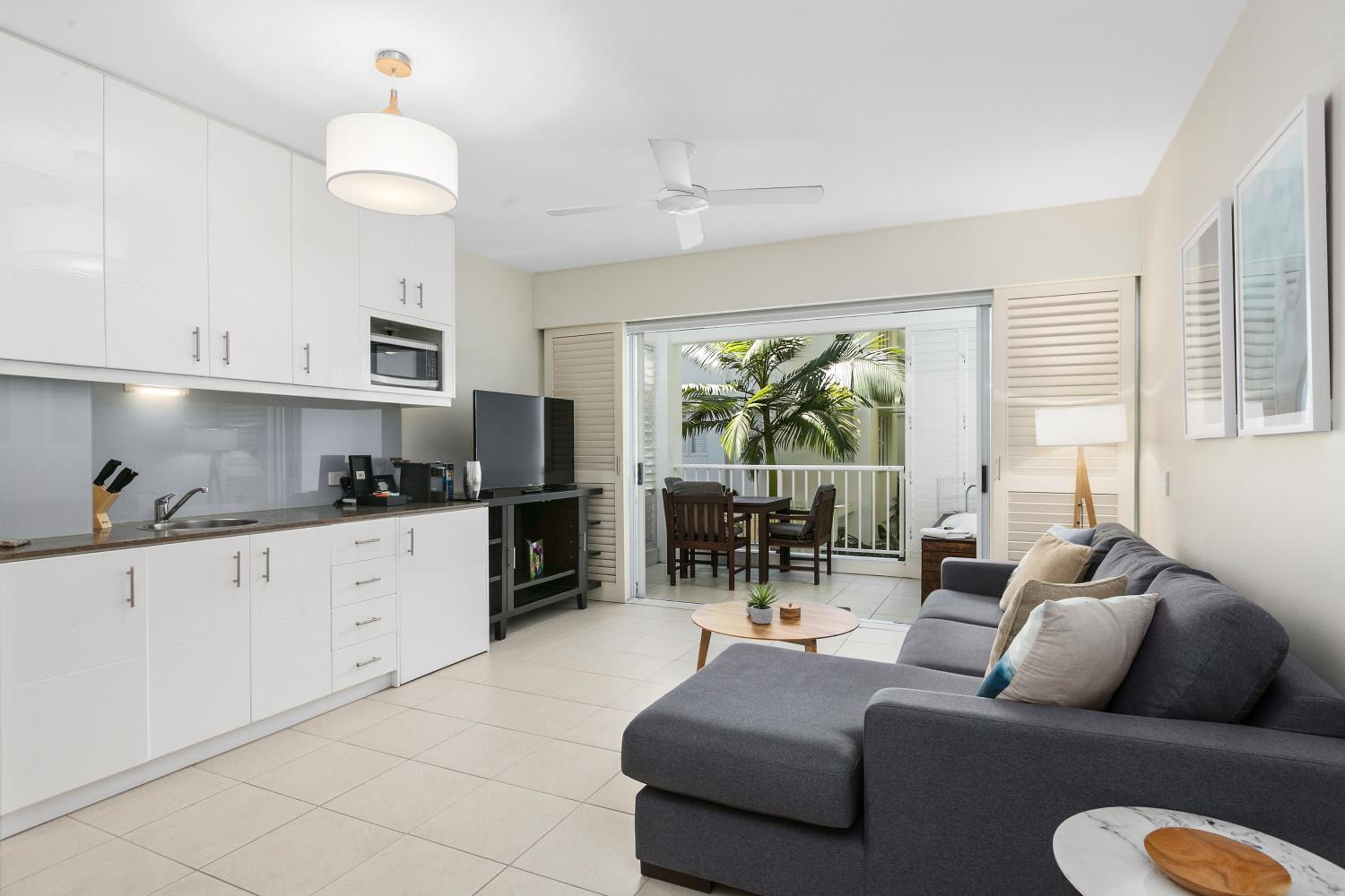 Elysium Private Accommodation at Beach Club & Spa