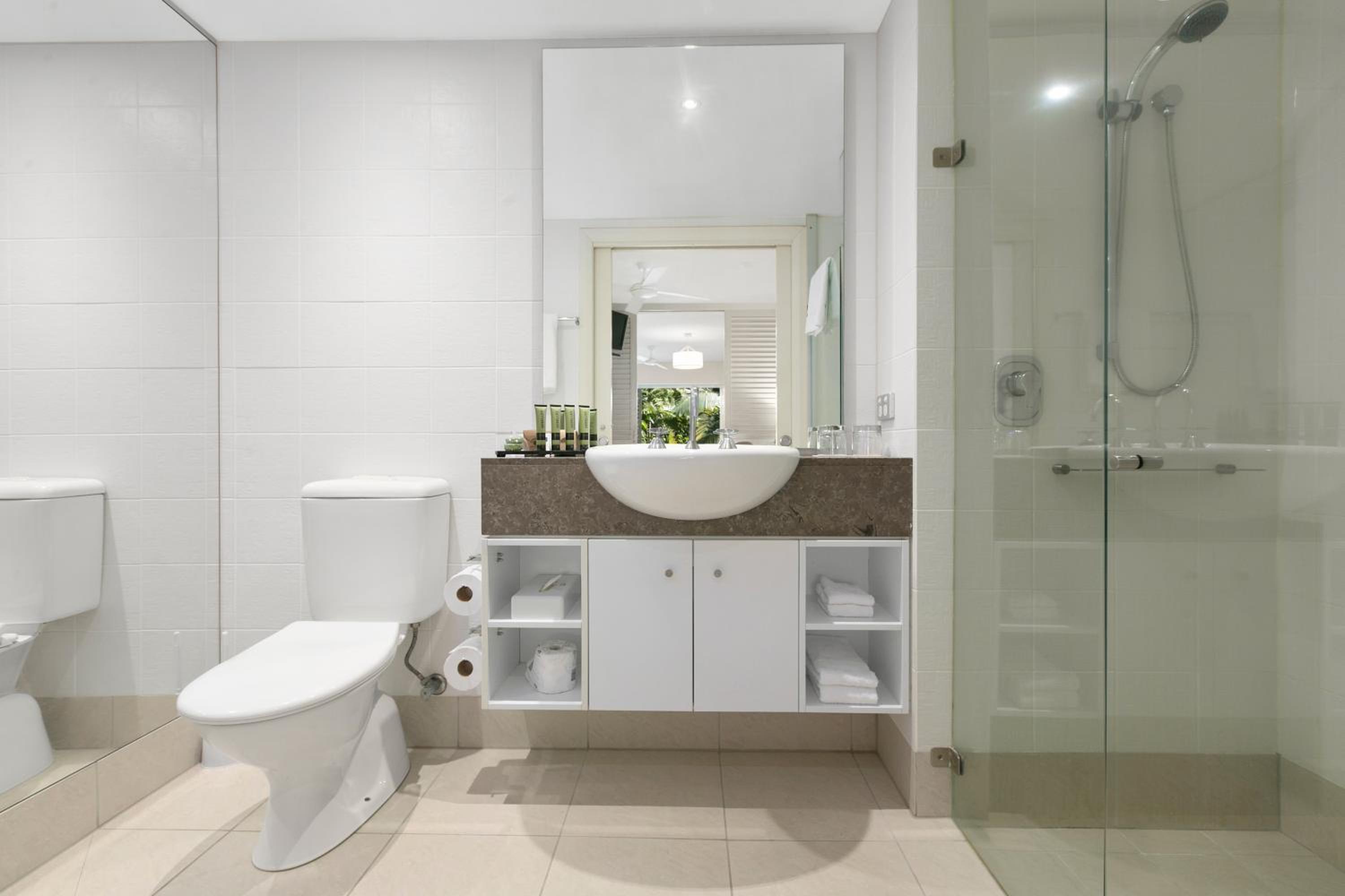 Elysium Private Accommodation at Beach Club & Spa