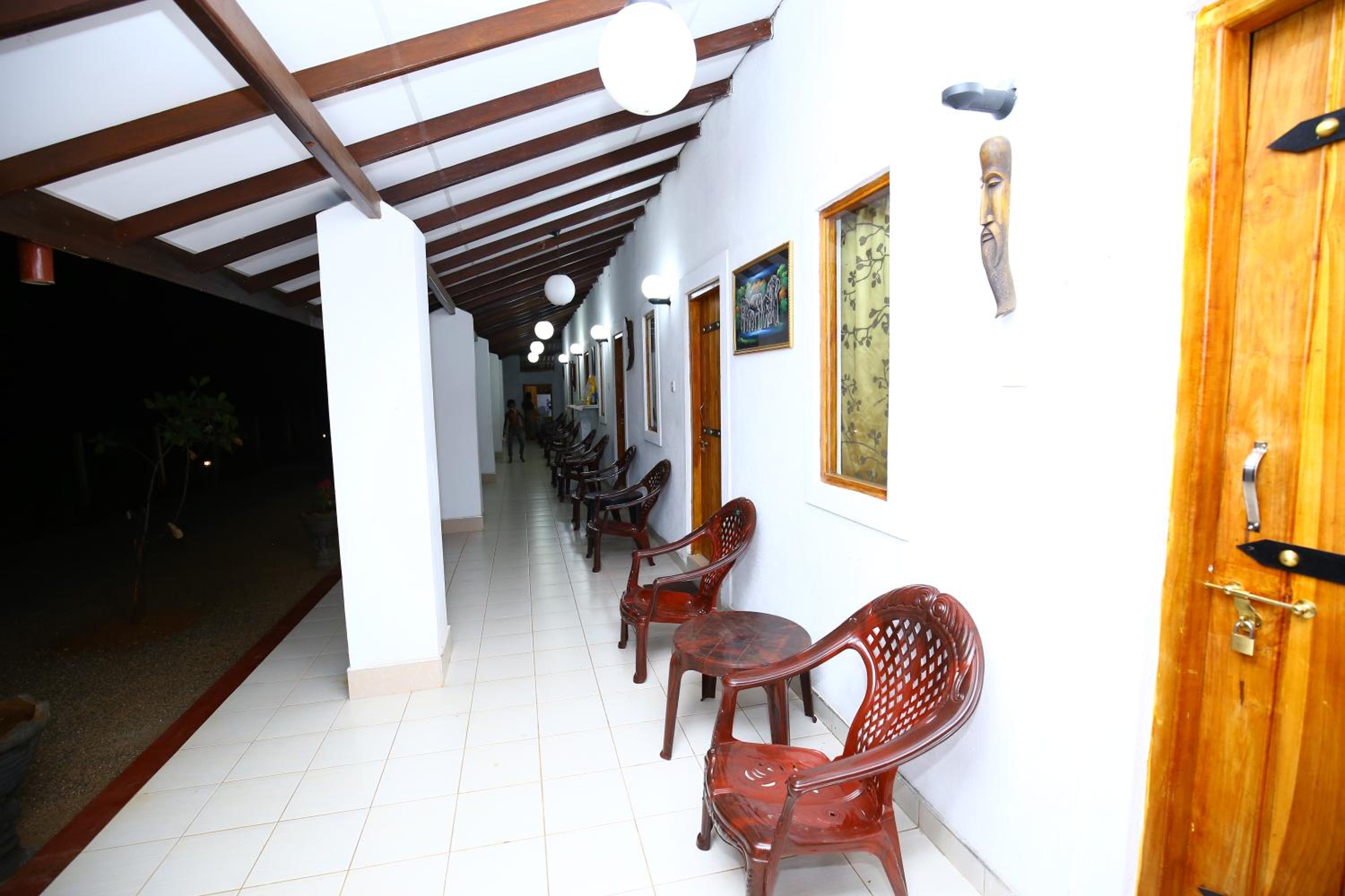 Photo 8