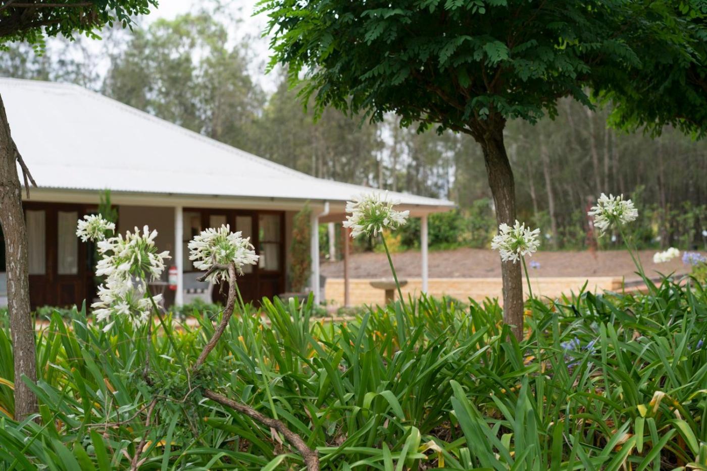 Thistle Hill Guesthouse - walk to many wineries and restaurants