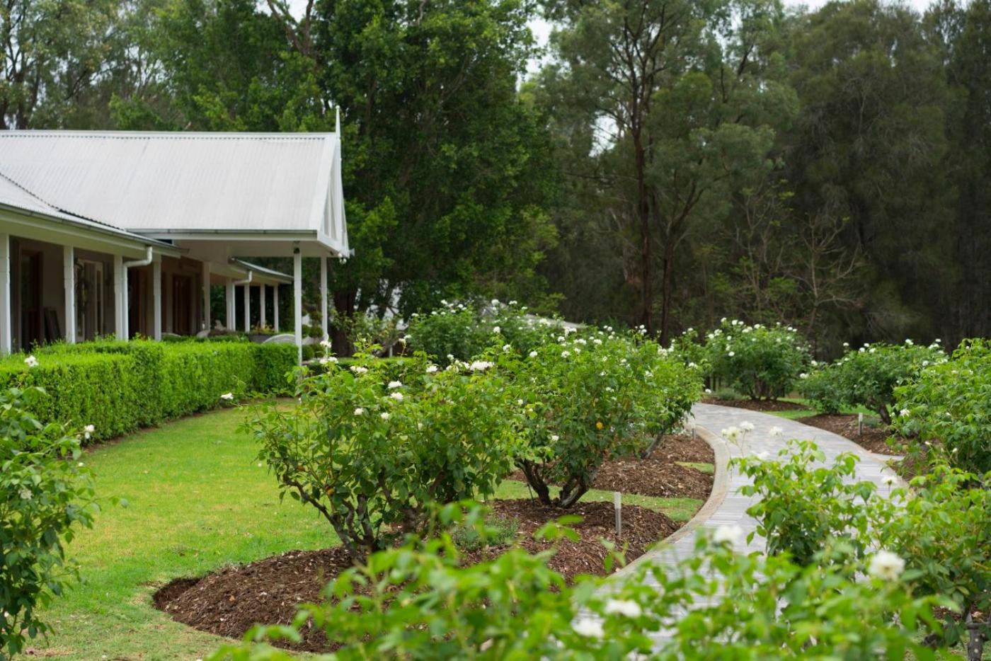 Thistle Hill Guesthouse - walk to many wineries and restaurants