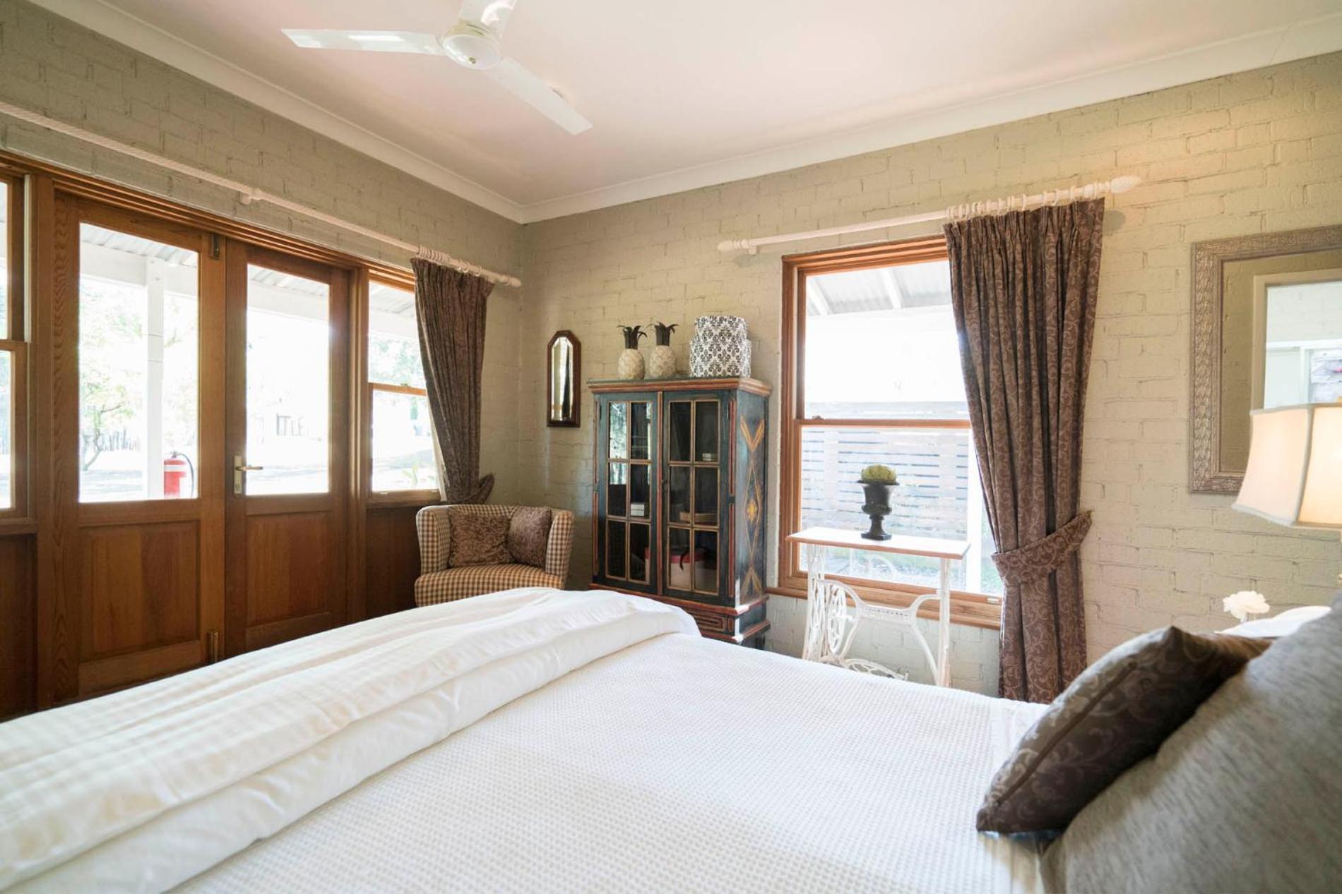 Thistle Hill Guesthouse - walk to many wineries and restaurants