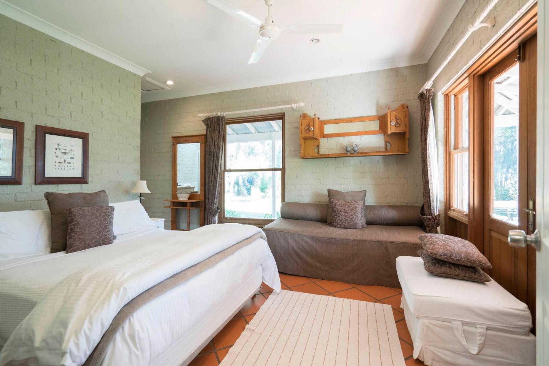 Thistle Hill Guesthouse - walk to many wineries and restaurants
