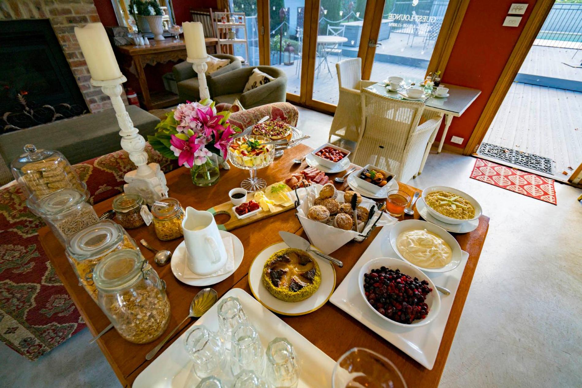 Thistle Hill Guesthouse - walk to many wineries and restaurants