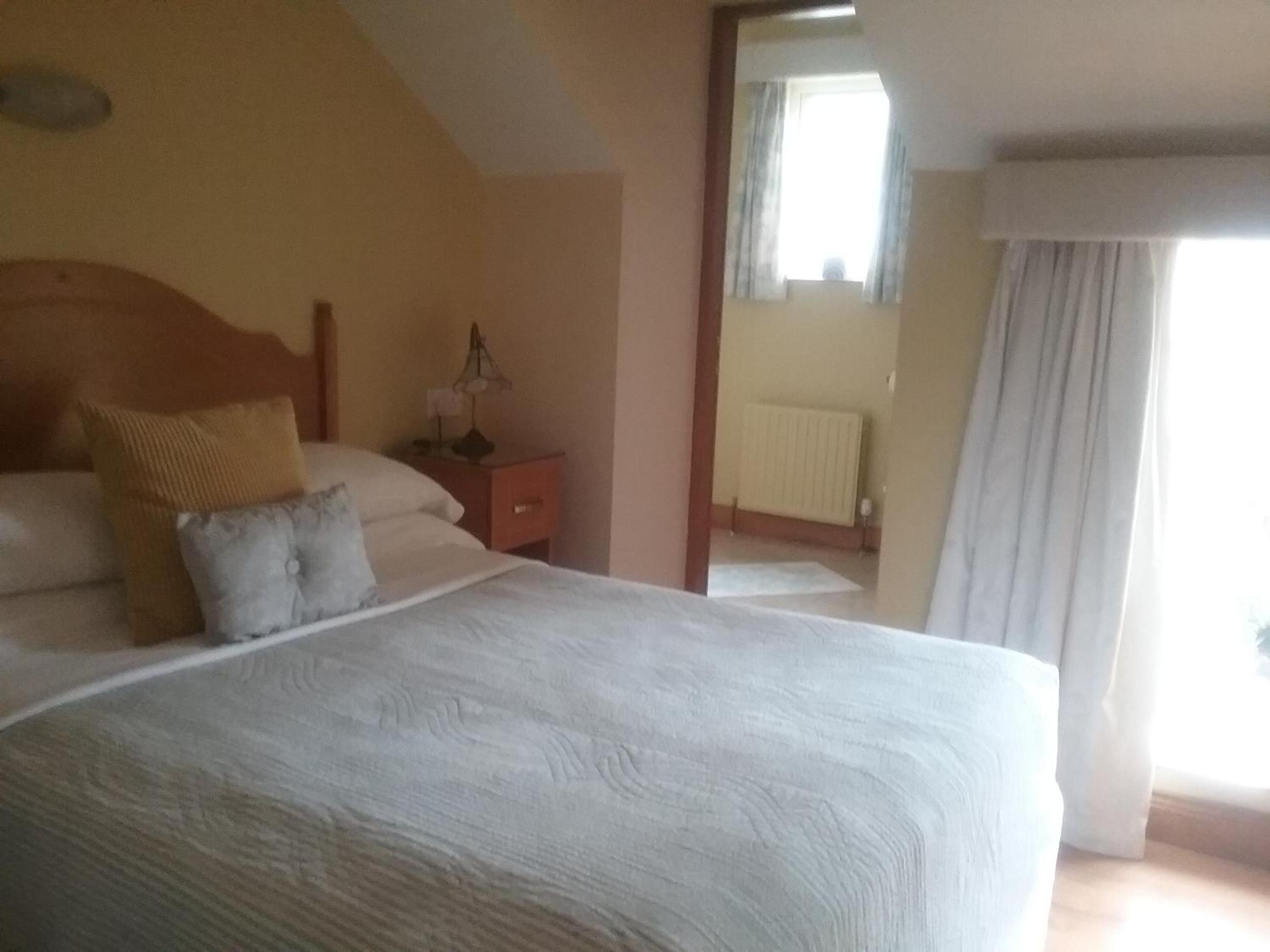 Ashleigh House Bed & Breakfast