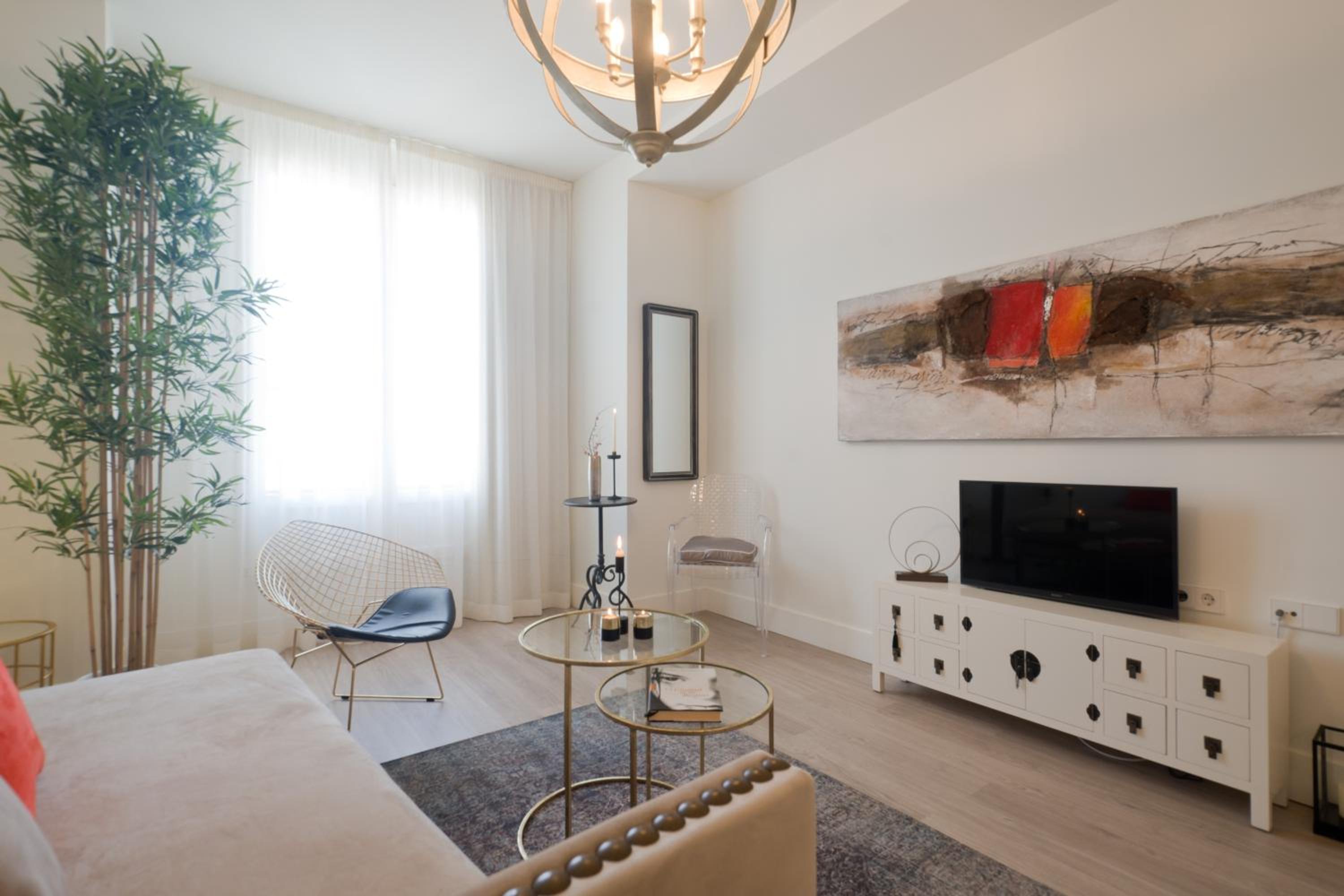 Central Deluxe Apartments