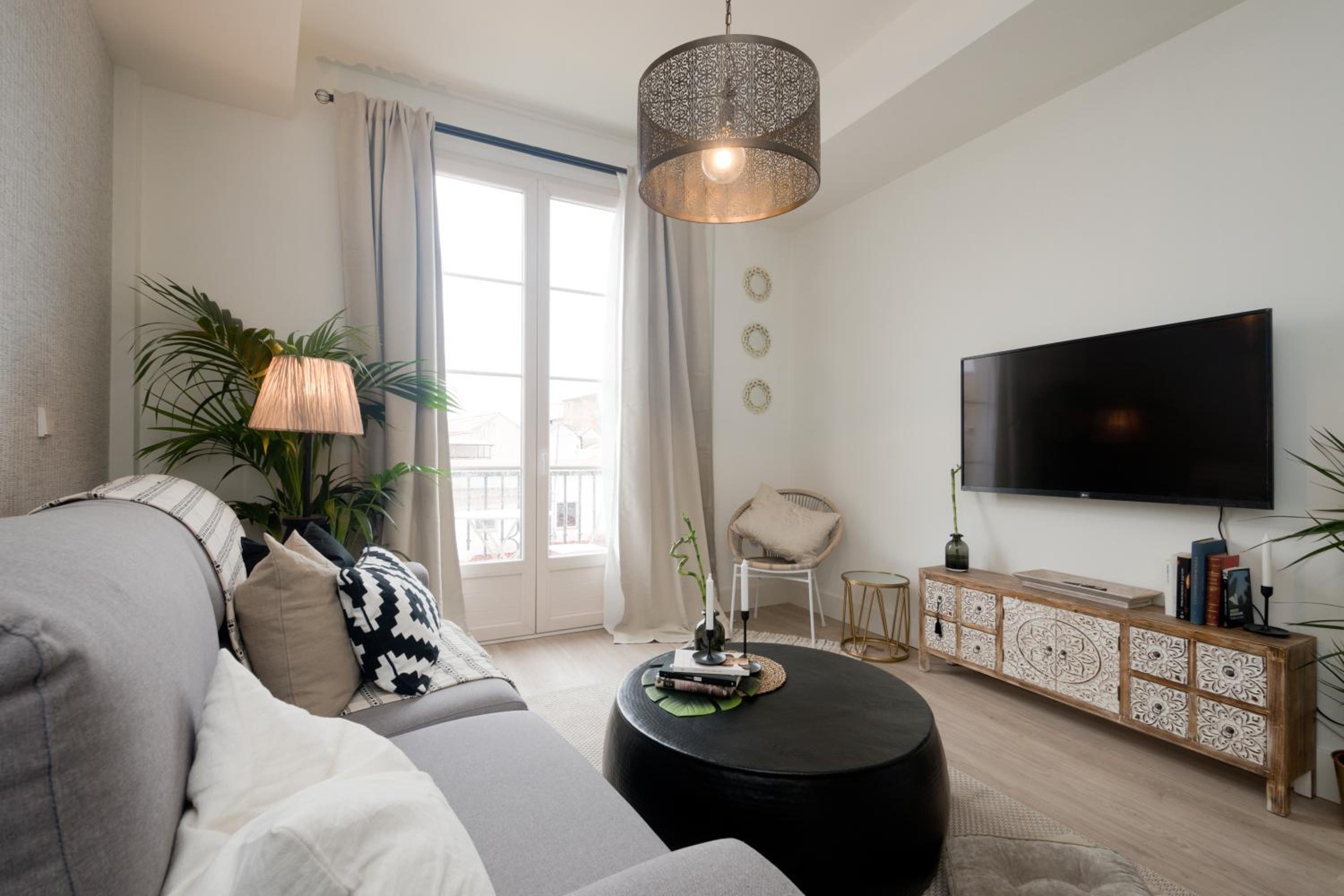 Central Deluxe Apartments