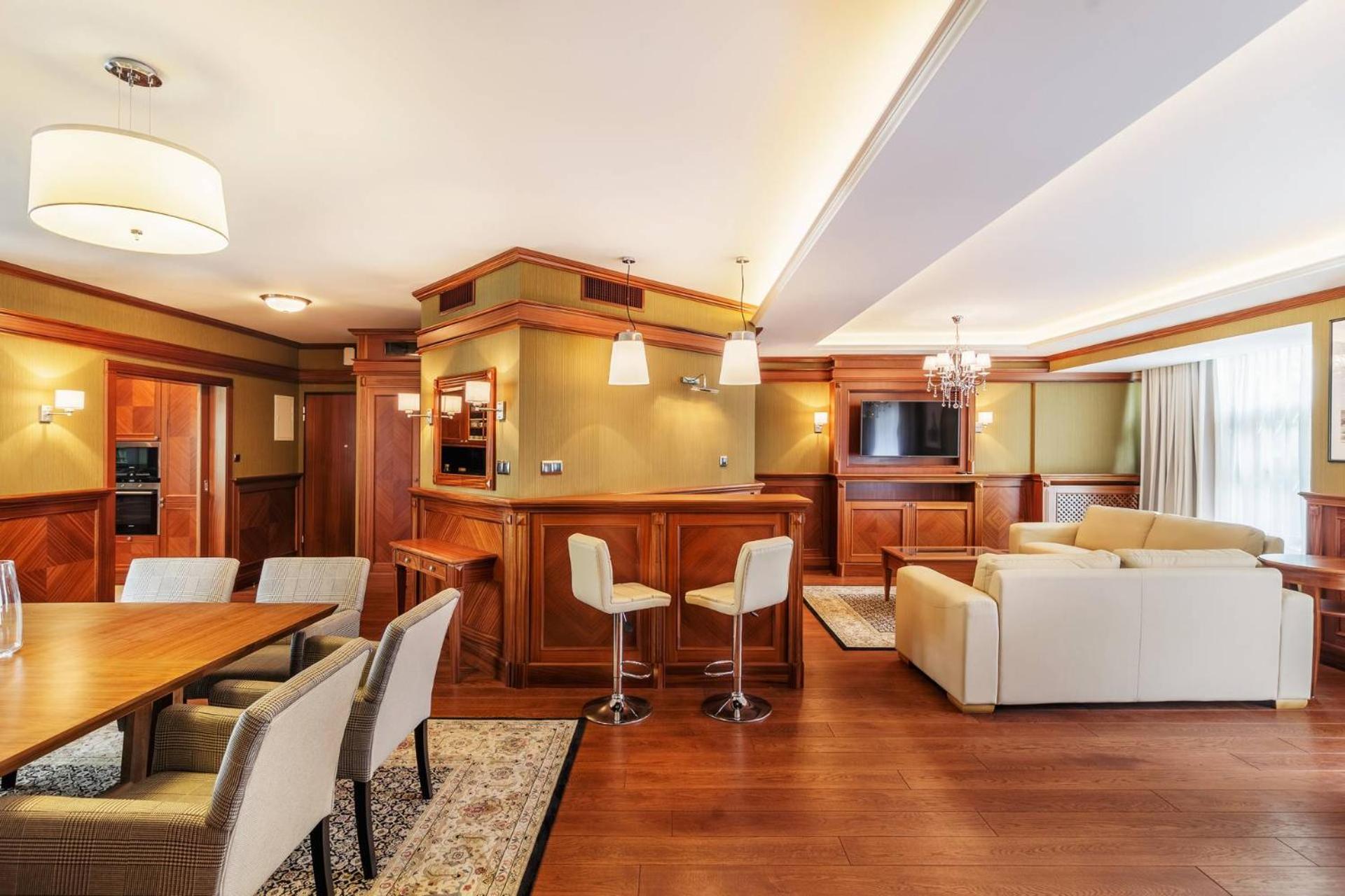 Prestige Apartment with Sauna by Grand Apartments view 4