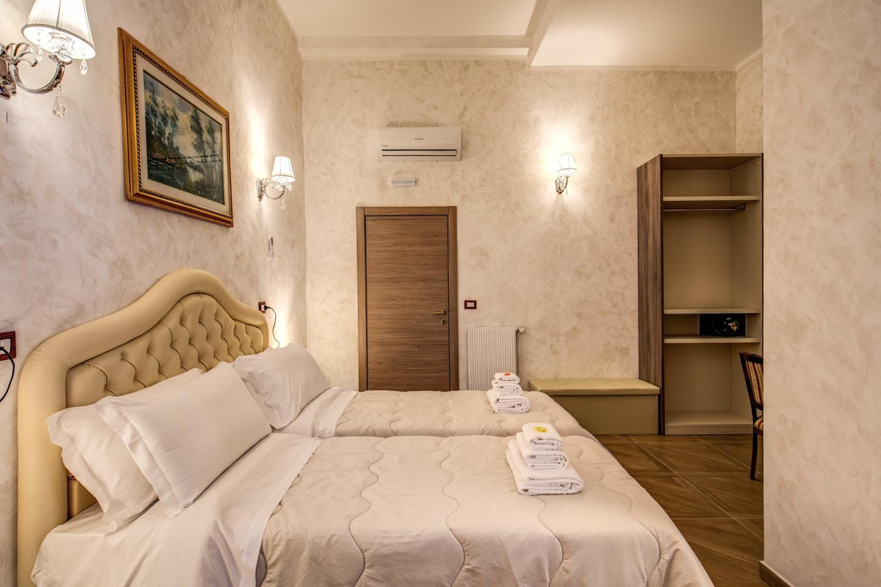 AMICI GUESTHOUSE