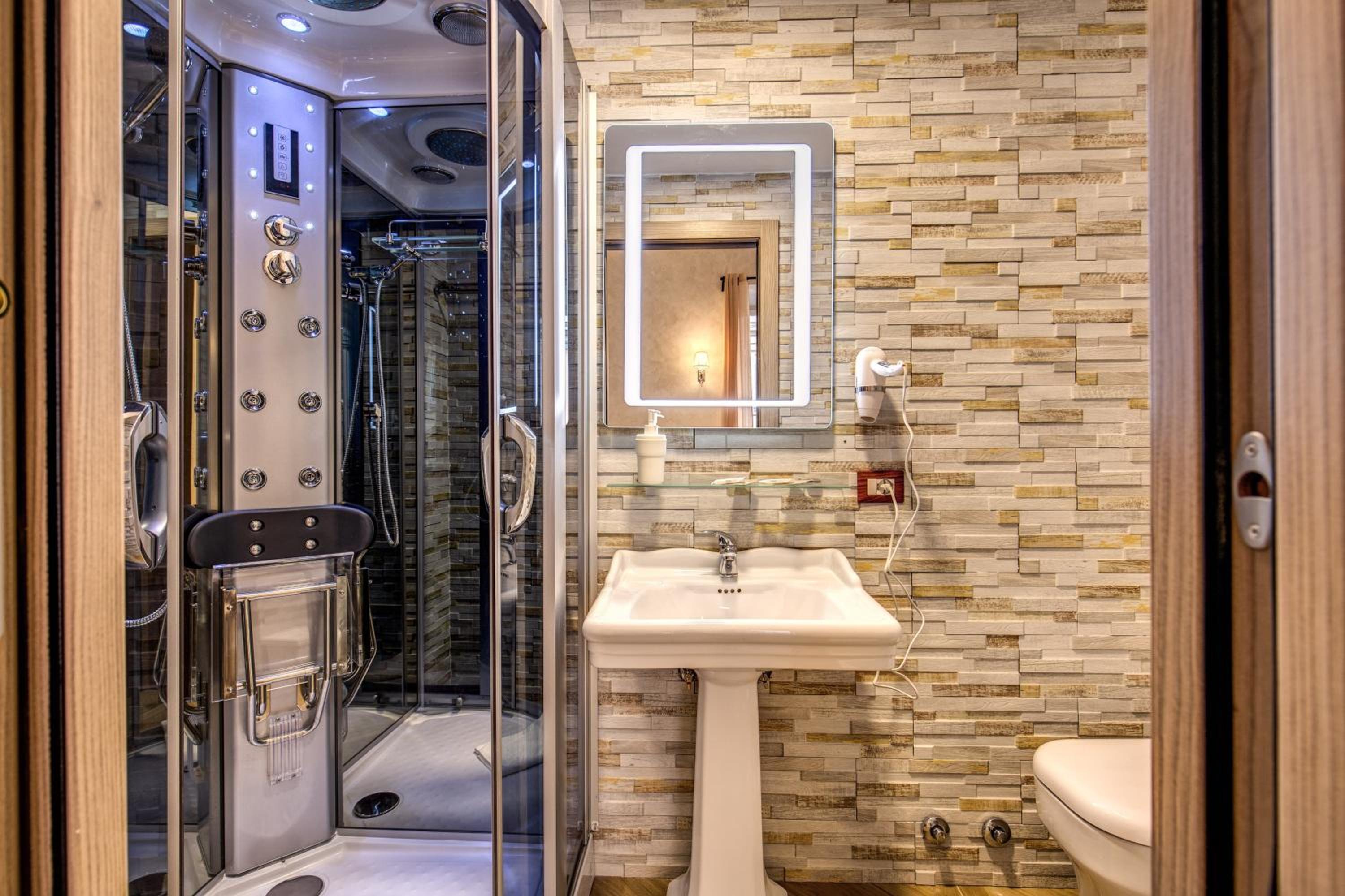 AMICI GUESTHOUSE