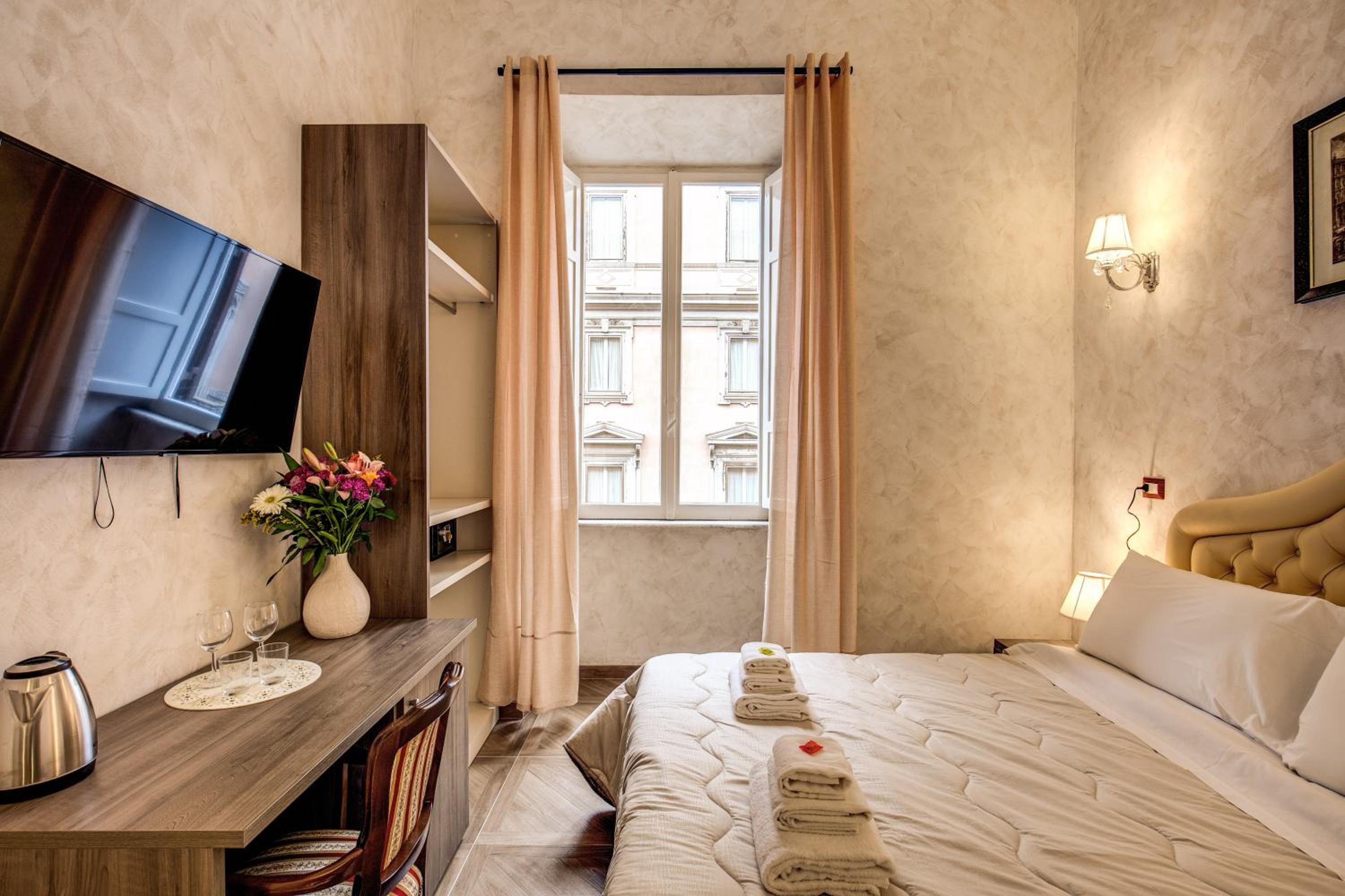 AMICI GUESTHOUSE