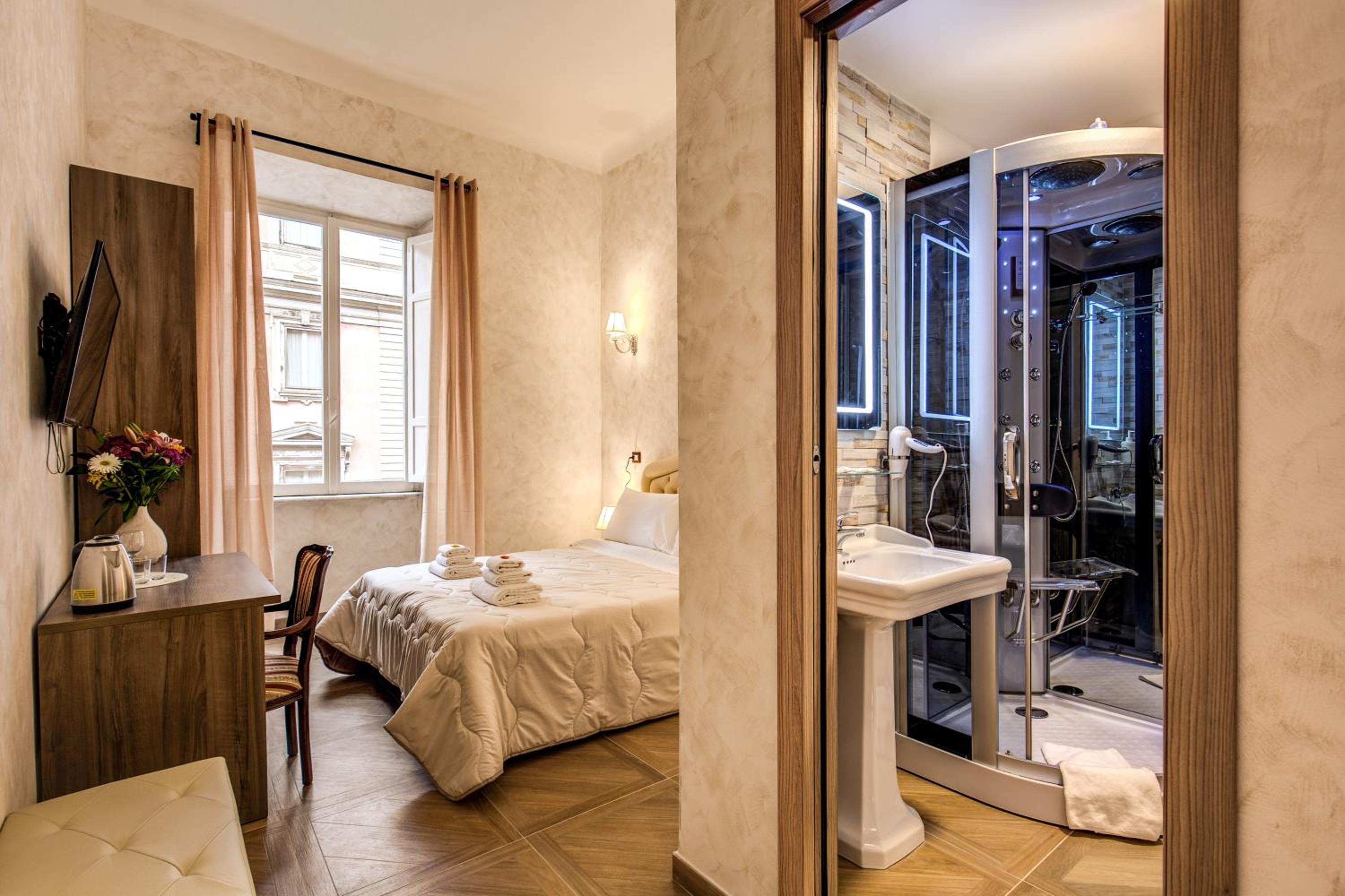 AMICI GUESTHOUSE
