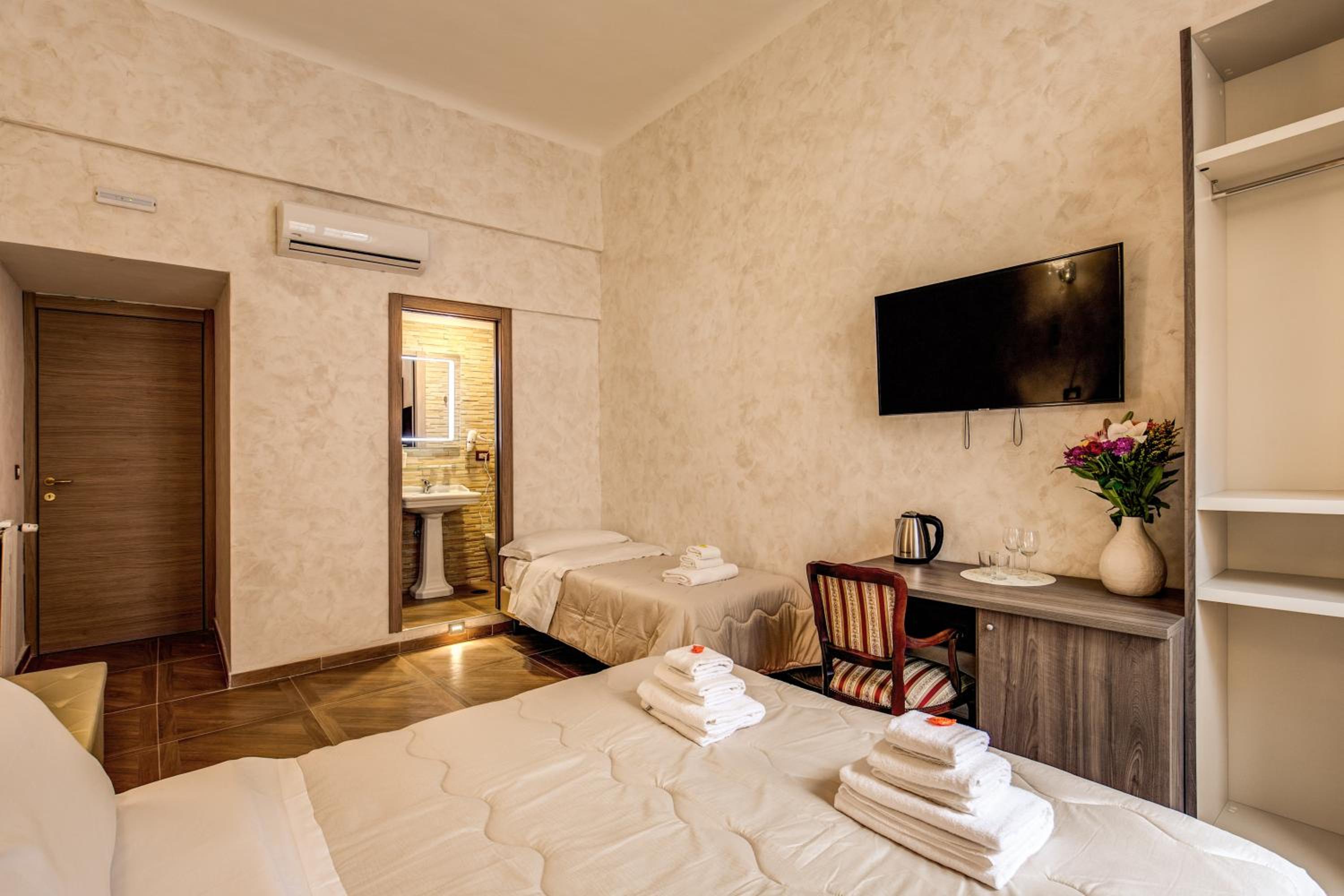 AMICI GUESTHOUSE