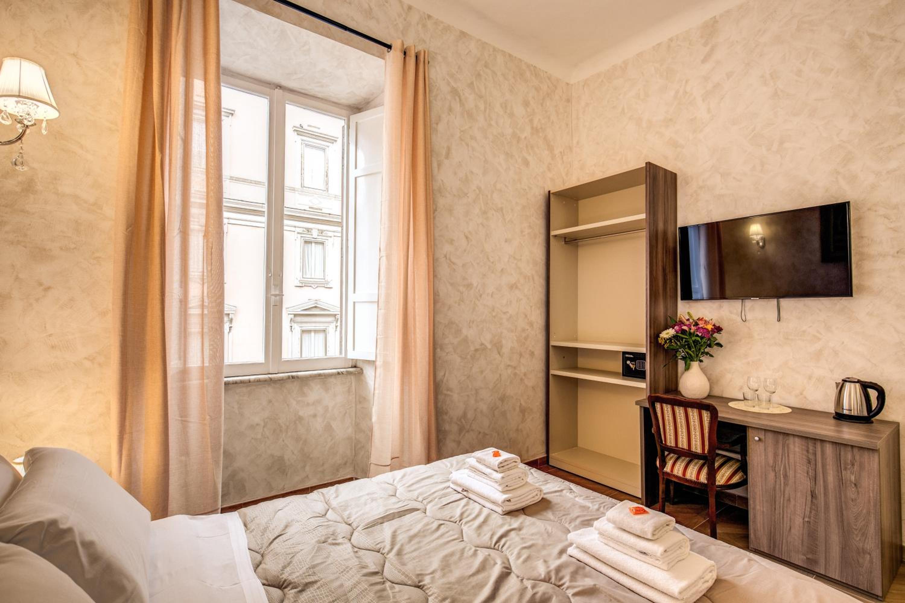 AMICI GUESTHOUSE