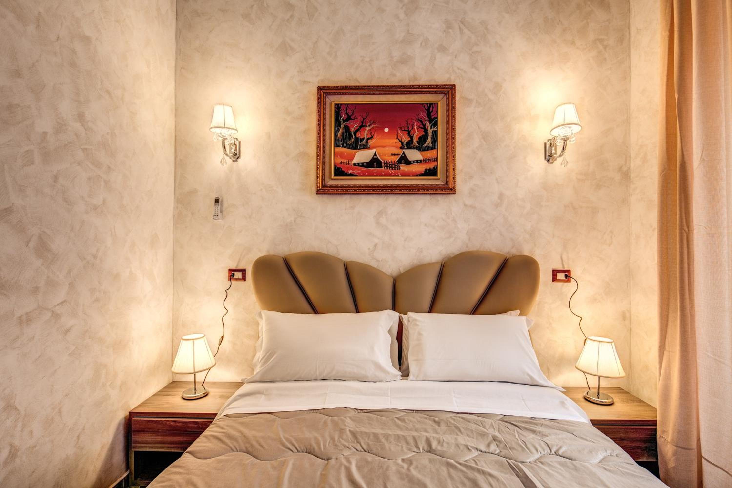 AMICI GUESTHOUSE