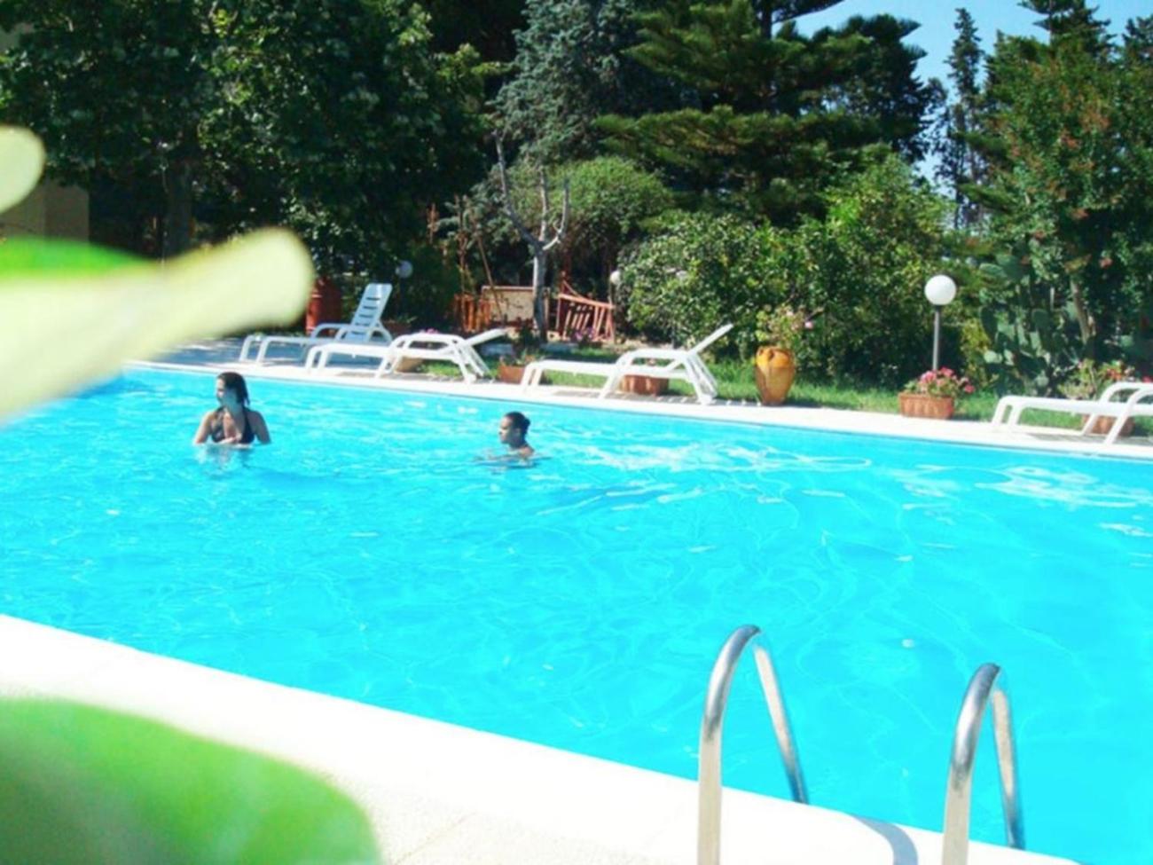 Alghero Villa Melissa per 6 persone con piscina e giardino view 4