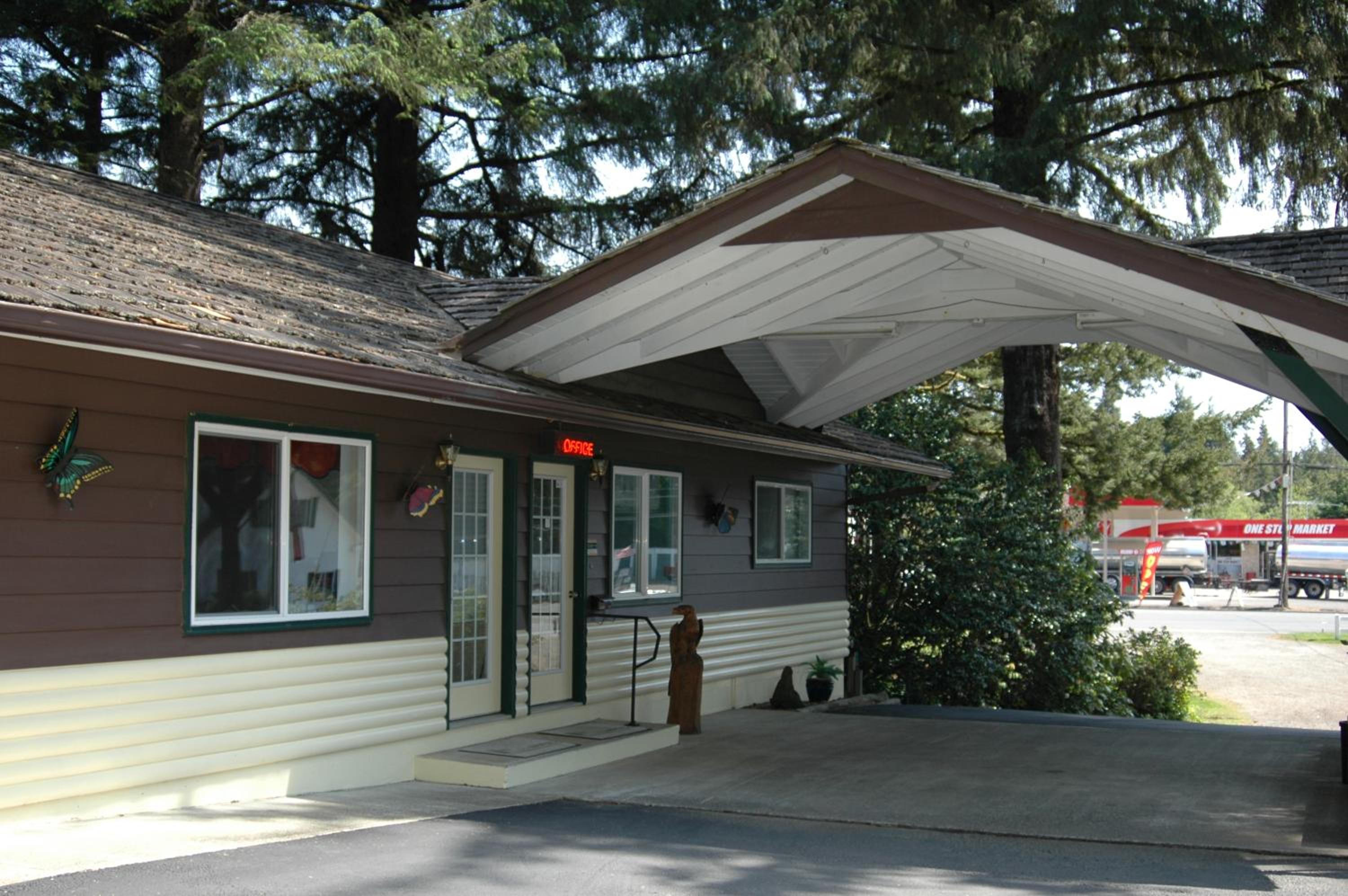 Park Motel and Cabins