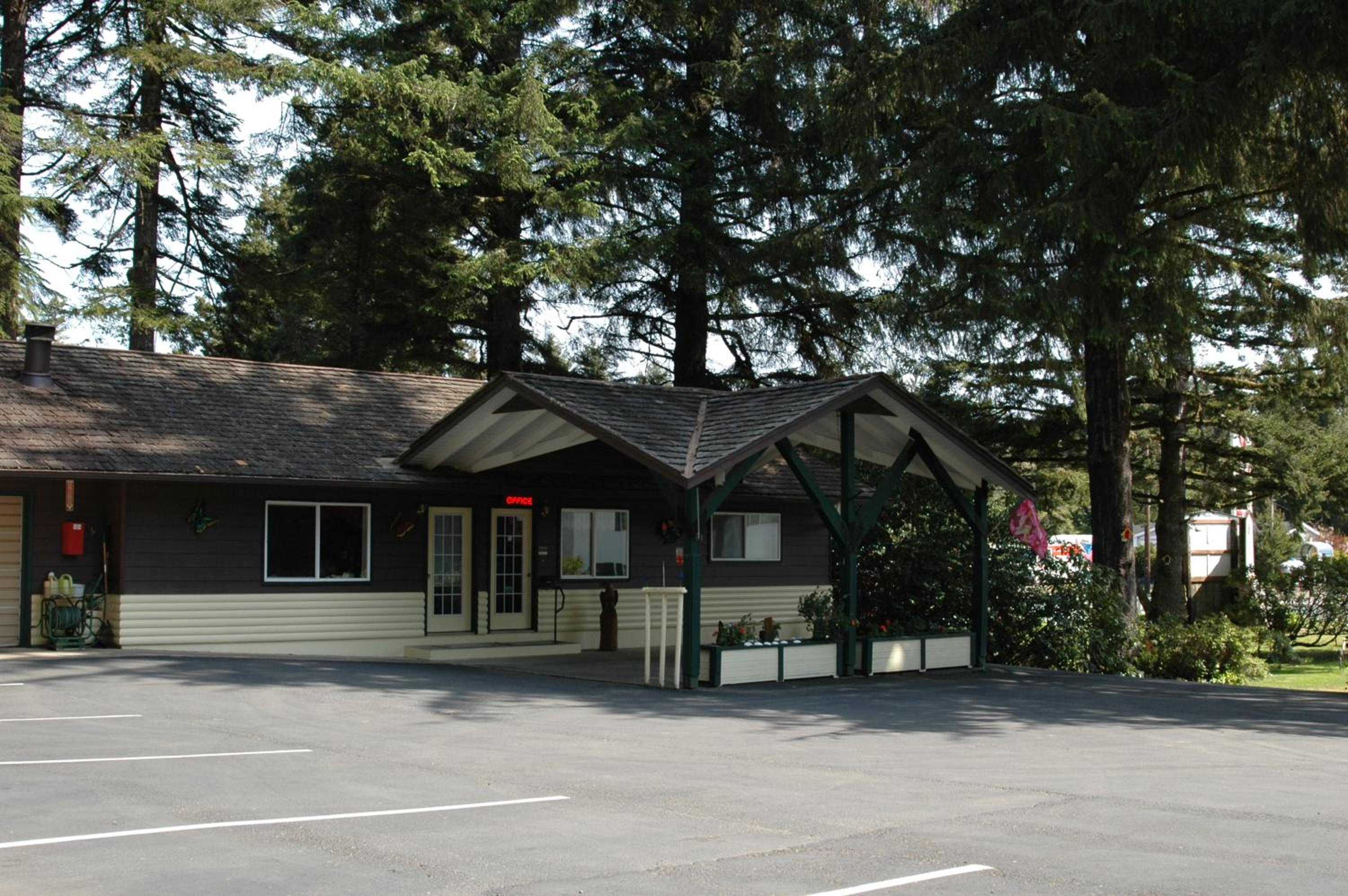 Park Motel and Cabins
